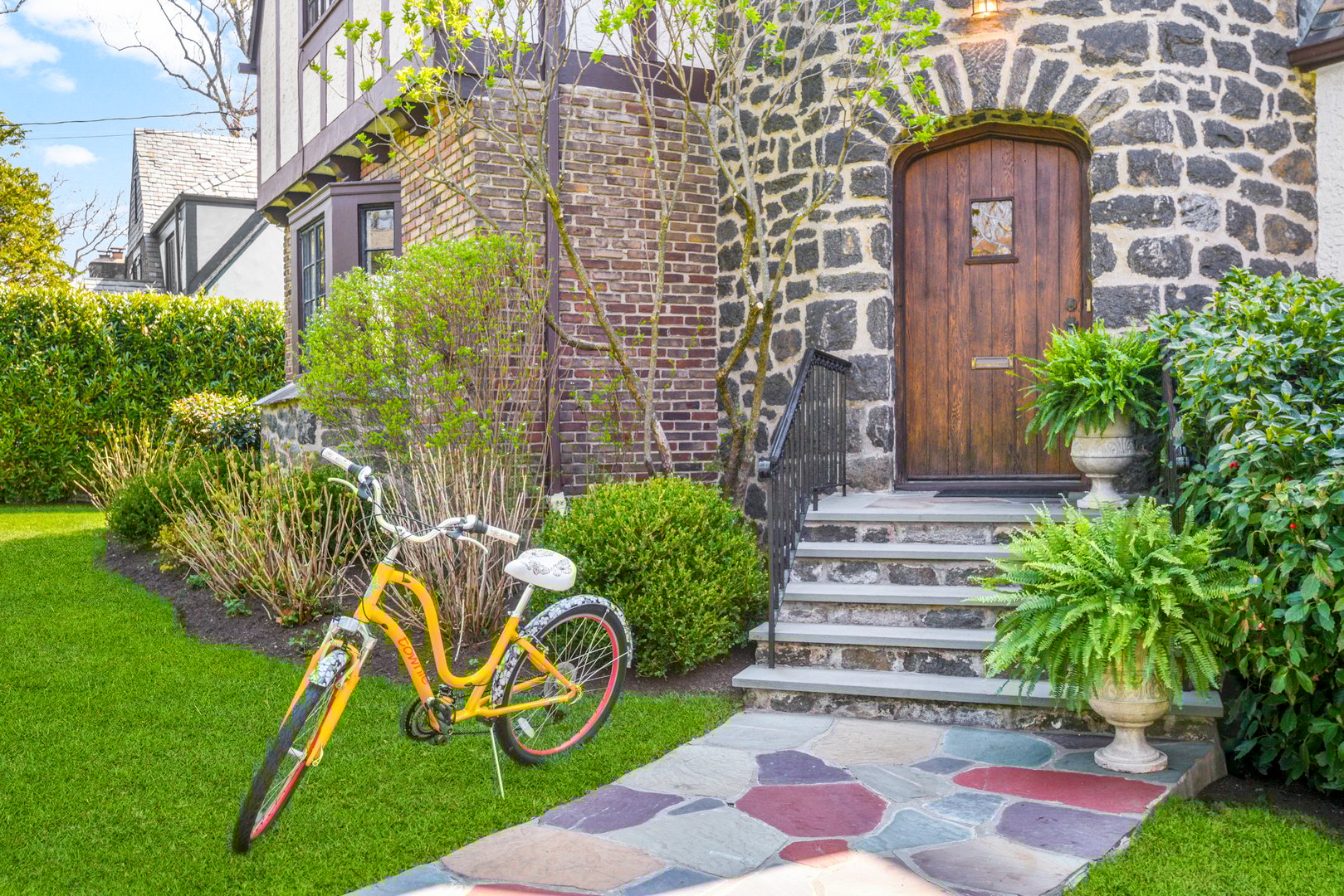 79 Mountain Avenue Photo 6