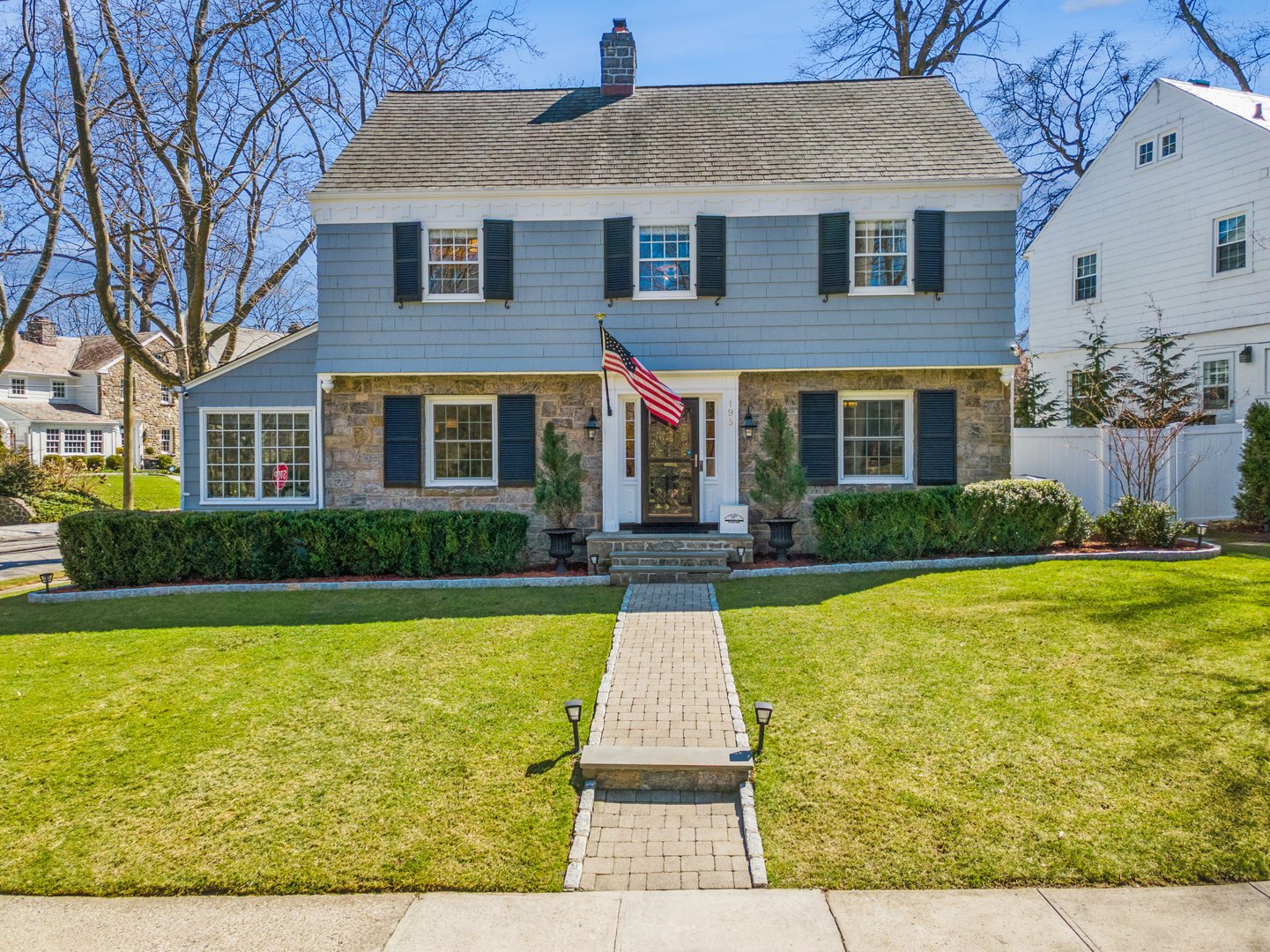 195 Central Parkway Photo 1