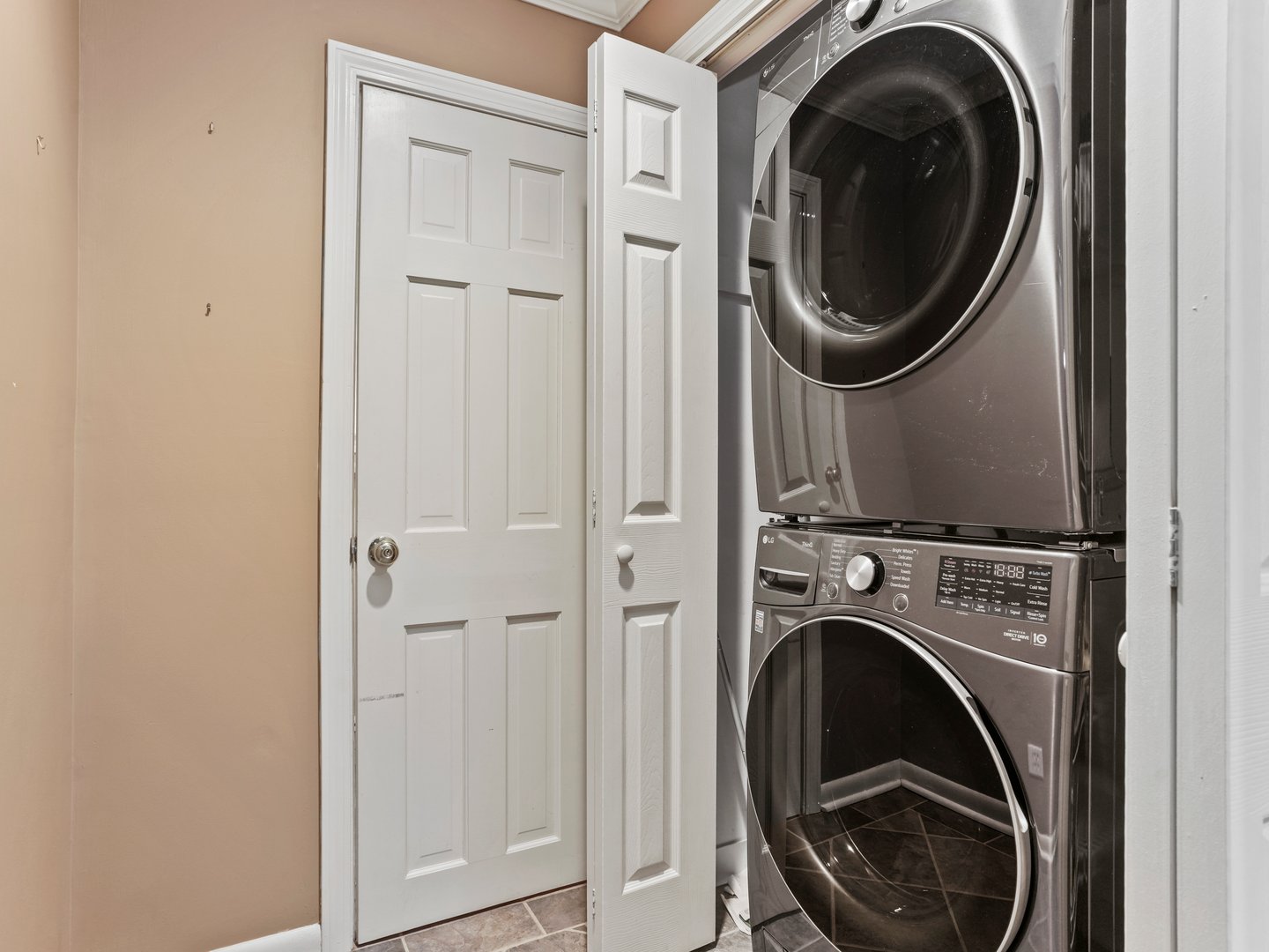 548 Howellton Road Photo 23