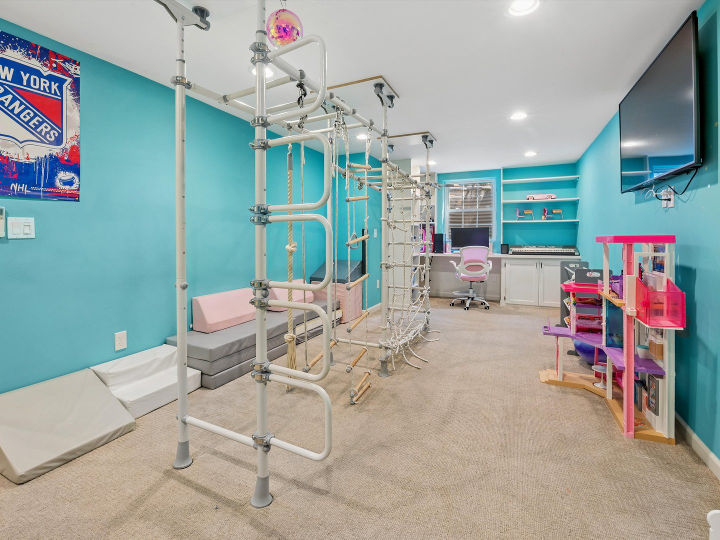 195 Central Parkway Photo 24