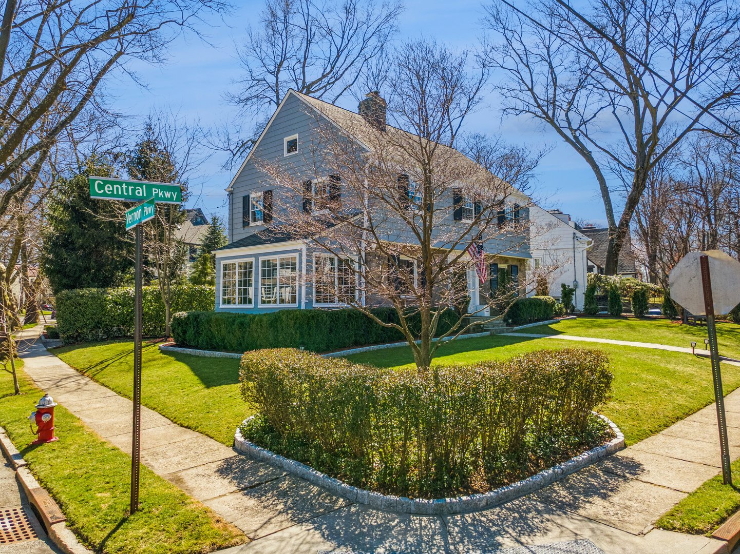 195 Central Parkway Photo 32