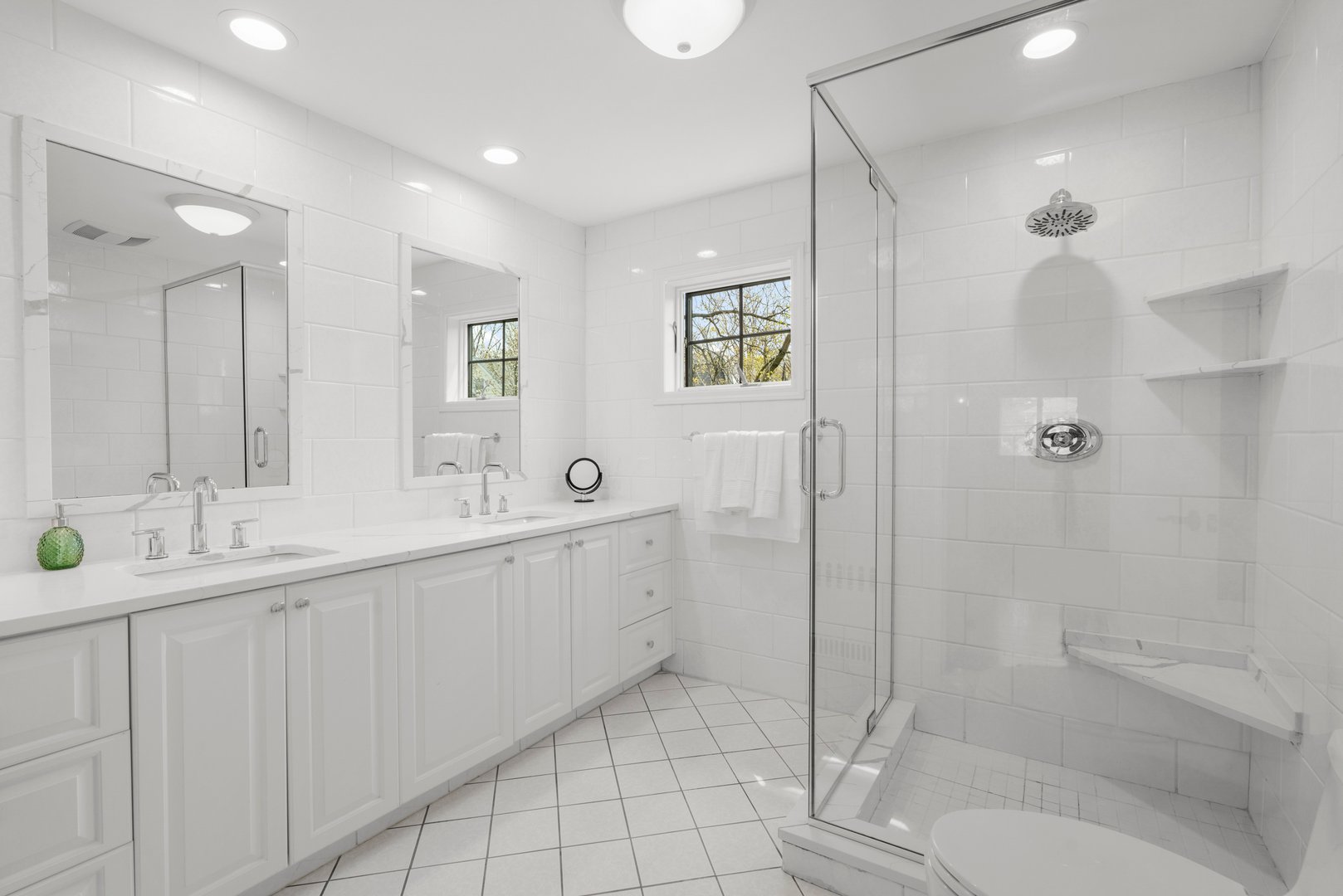 200 Larchmont Avenue Photo 23