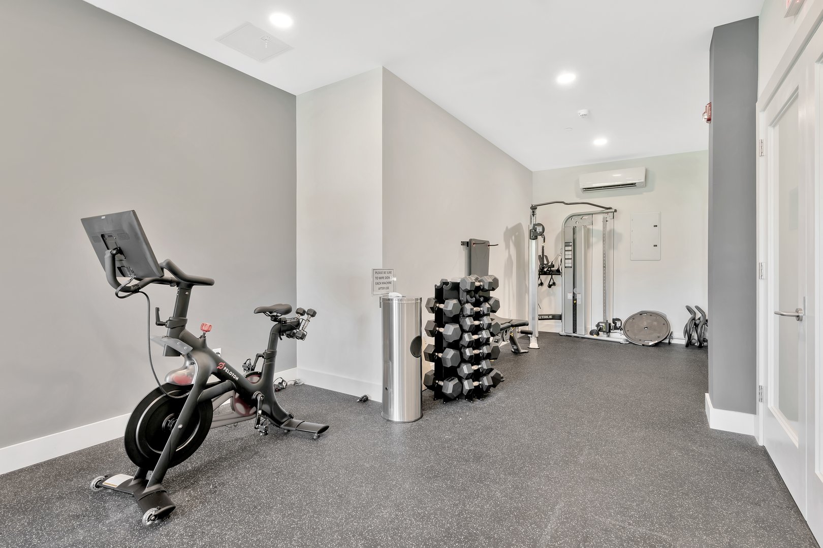 8 Boulevard W  #Penthouse 1 Photo 12