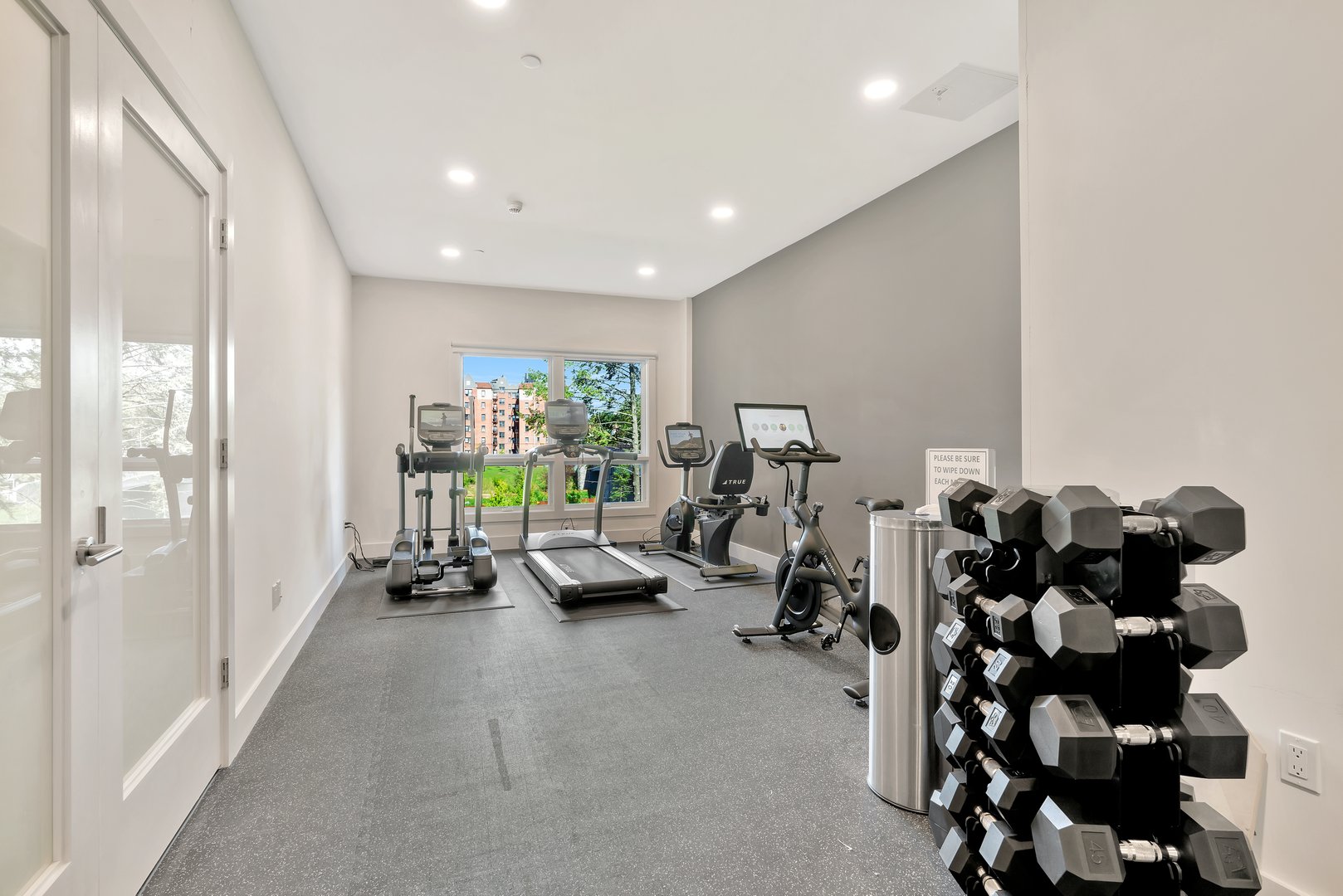 8 Boulevard W  #Penthouse 1 Photo 13