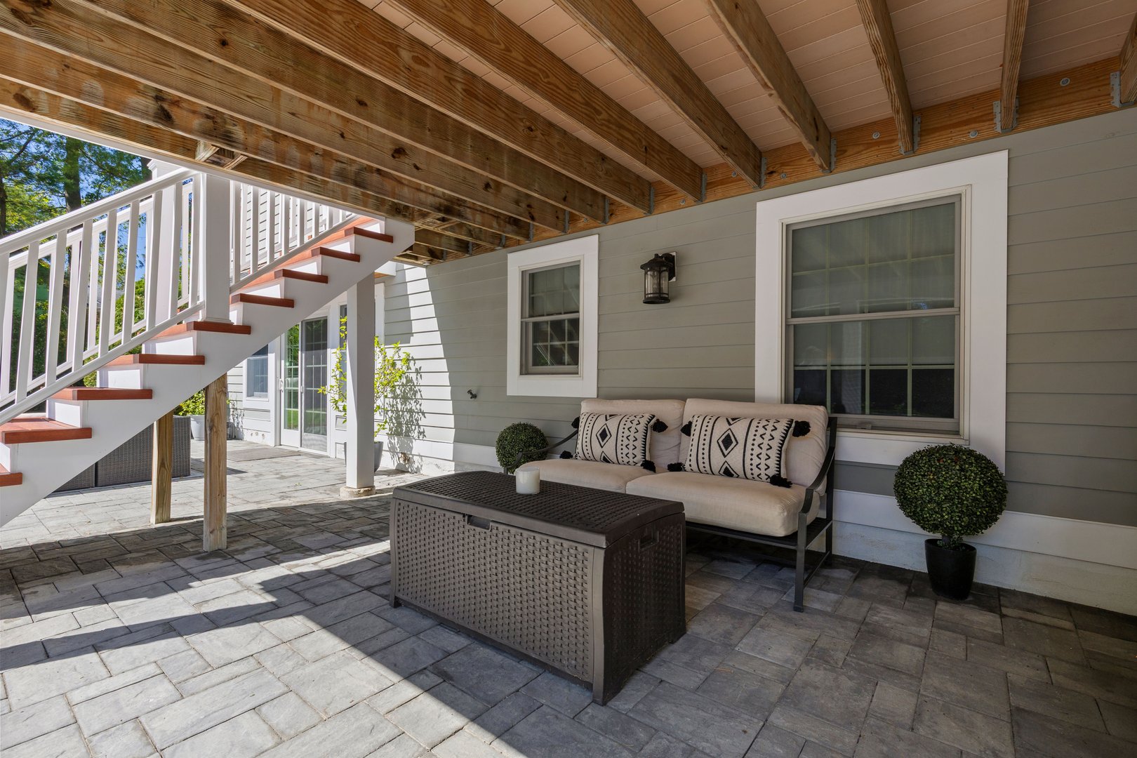 31 Garden Road Photo 32