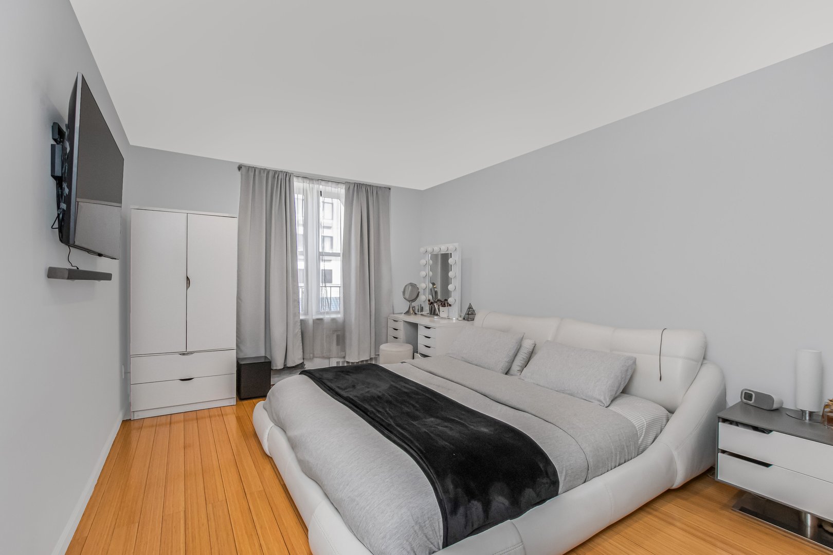 1874 Pelham Parkway S  #4A Photo 7