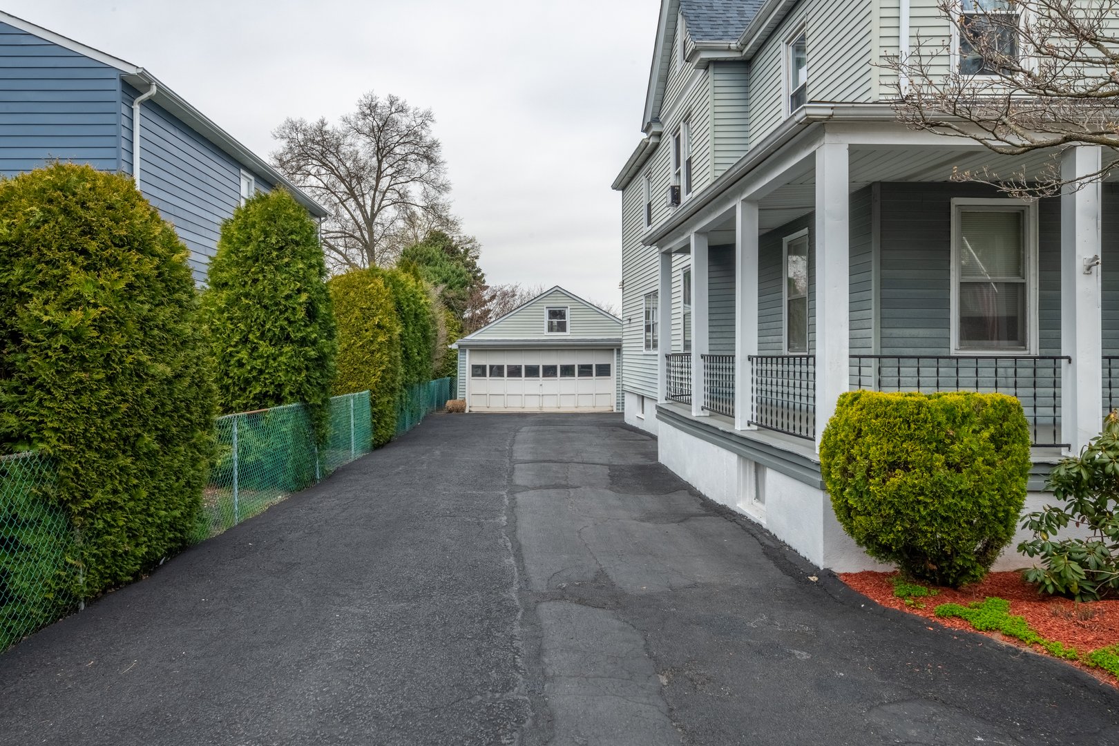 538 Jefferson Avenue Photo 3