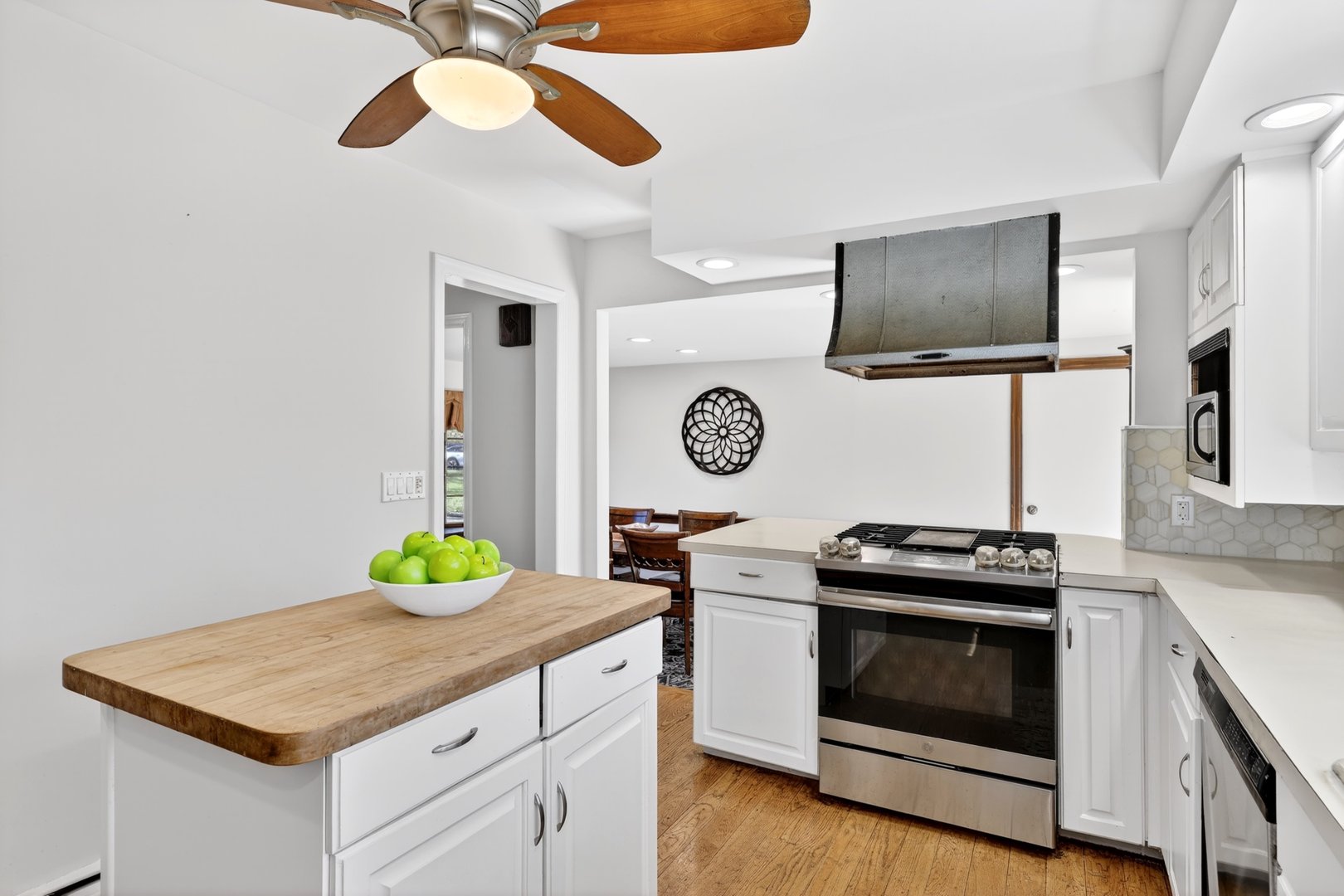 18 Taylor Road Photo 11