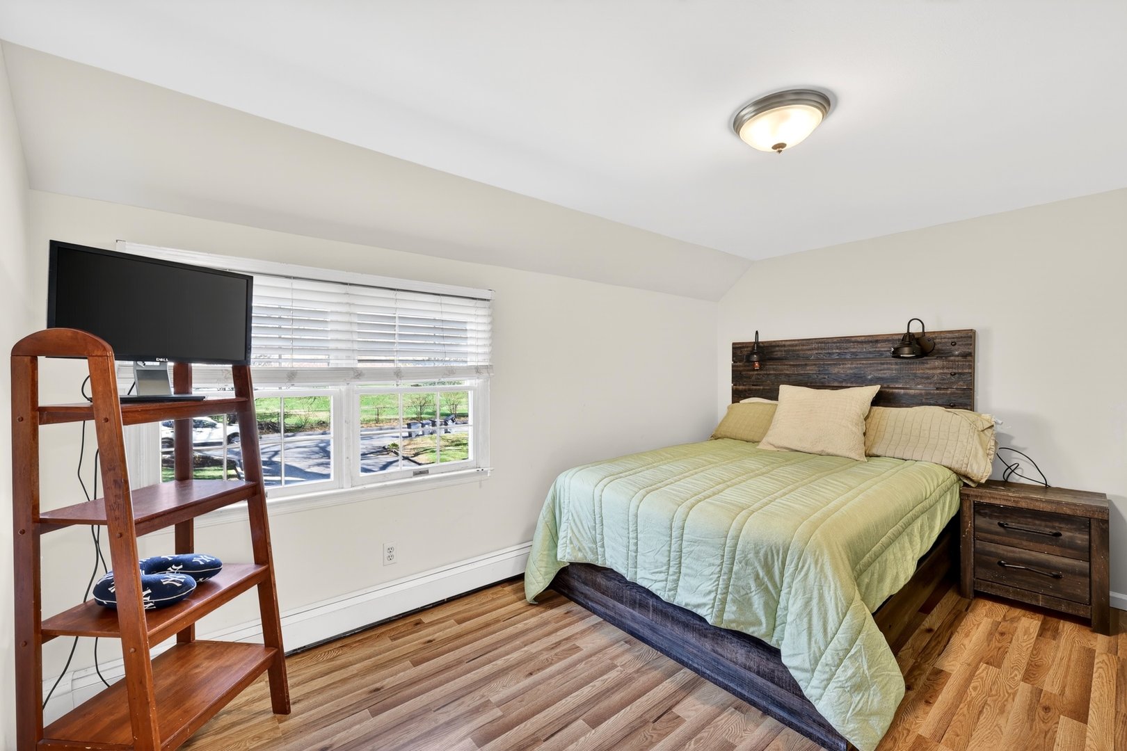 18 Taylor Road Photo 20