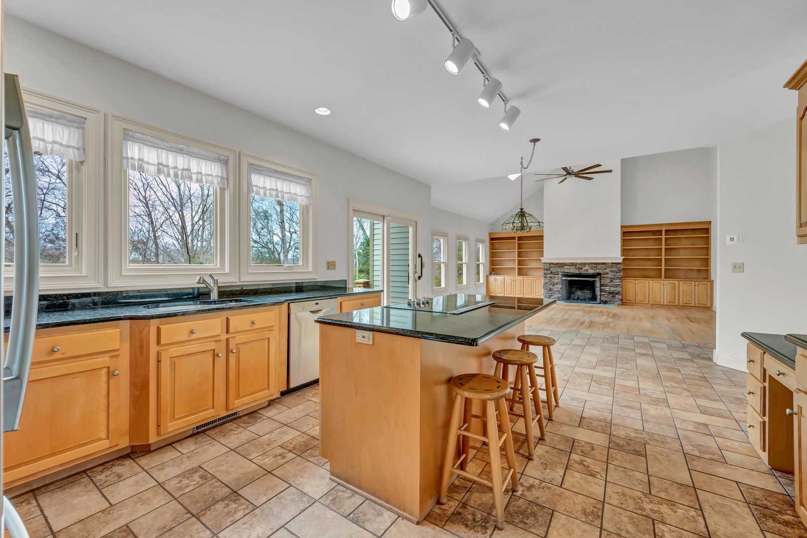 201 Grey Rock Road Photo 13