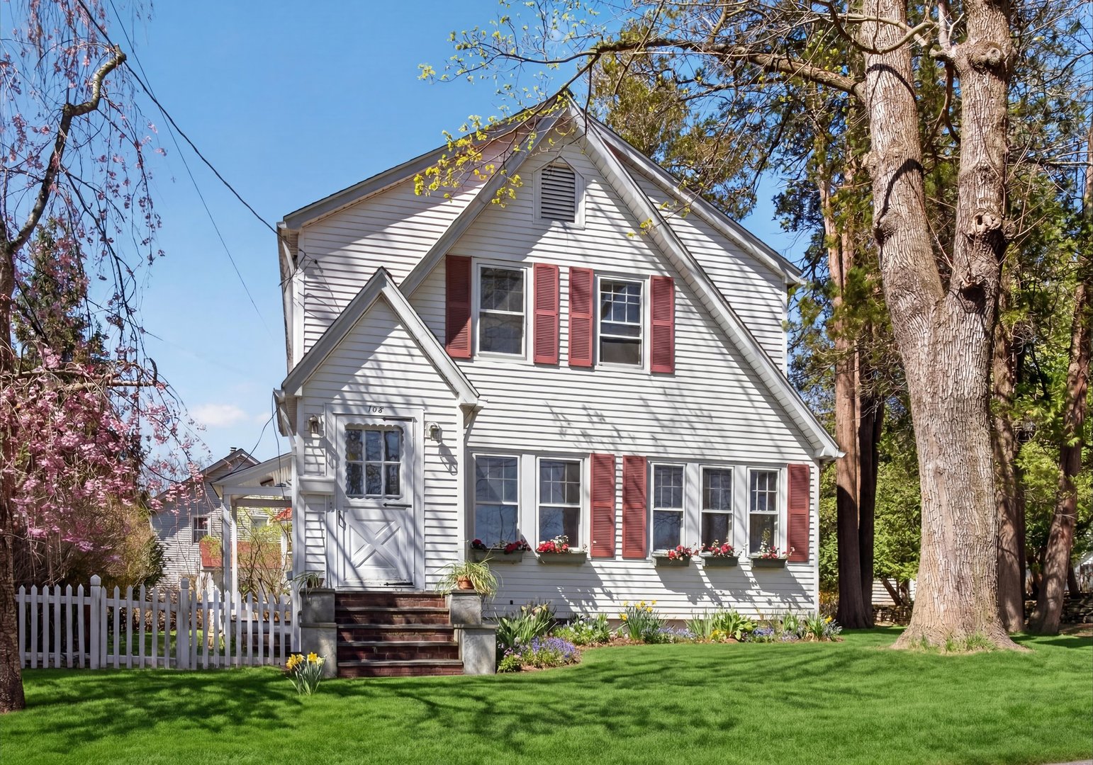 108 Summit Avenue Photo 1