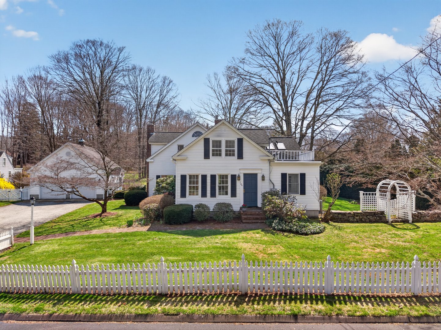 104 Scotland Road Photo 1