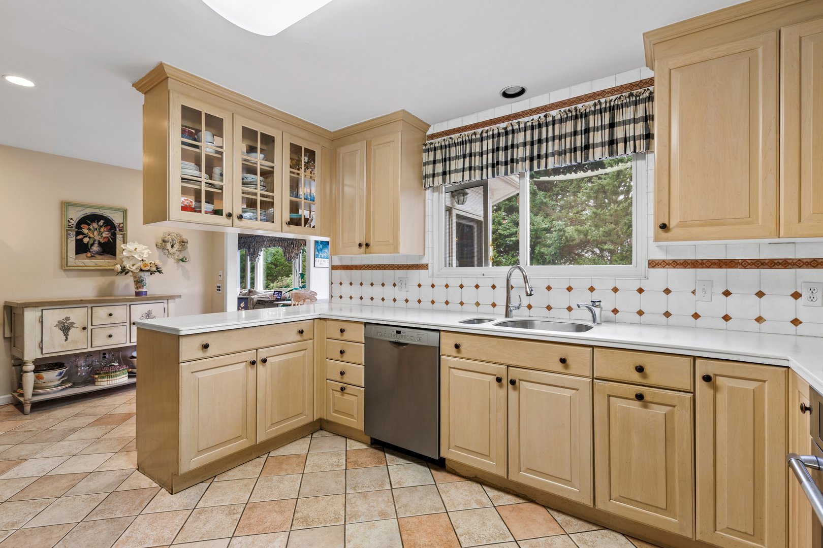 3 Penny Lane Photo 9