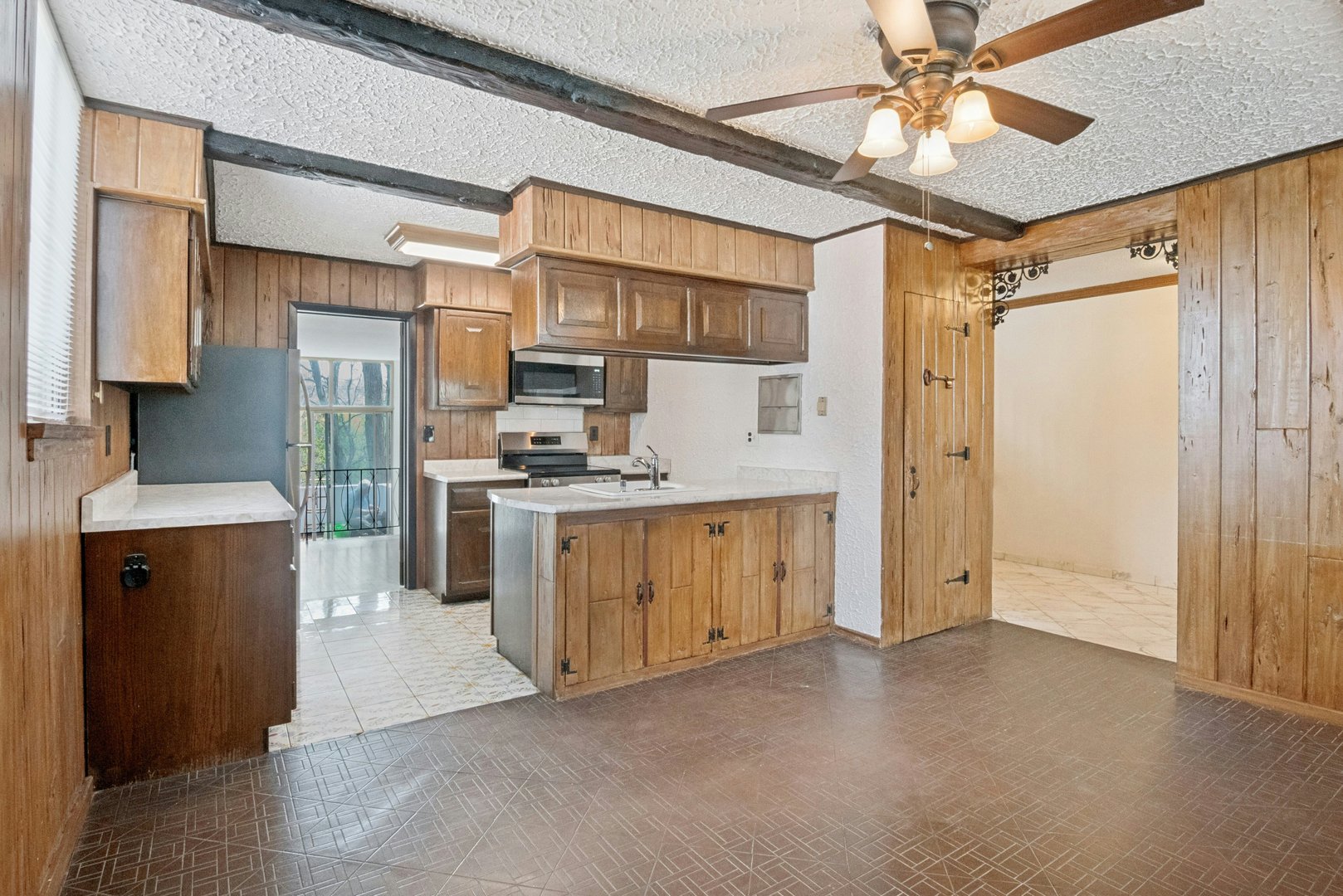 1211 Colony Drive Photo 6