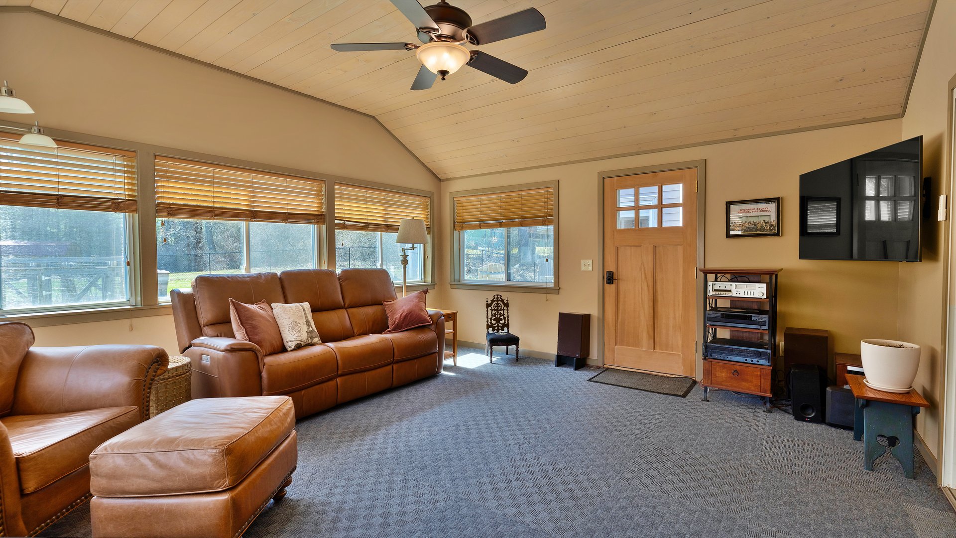 4 Fox Meadow Ln Photo 16