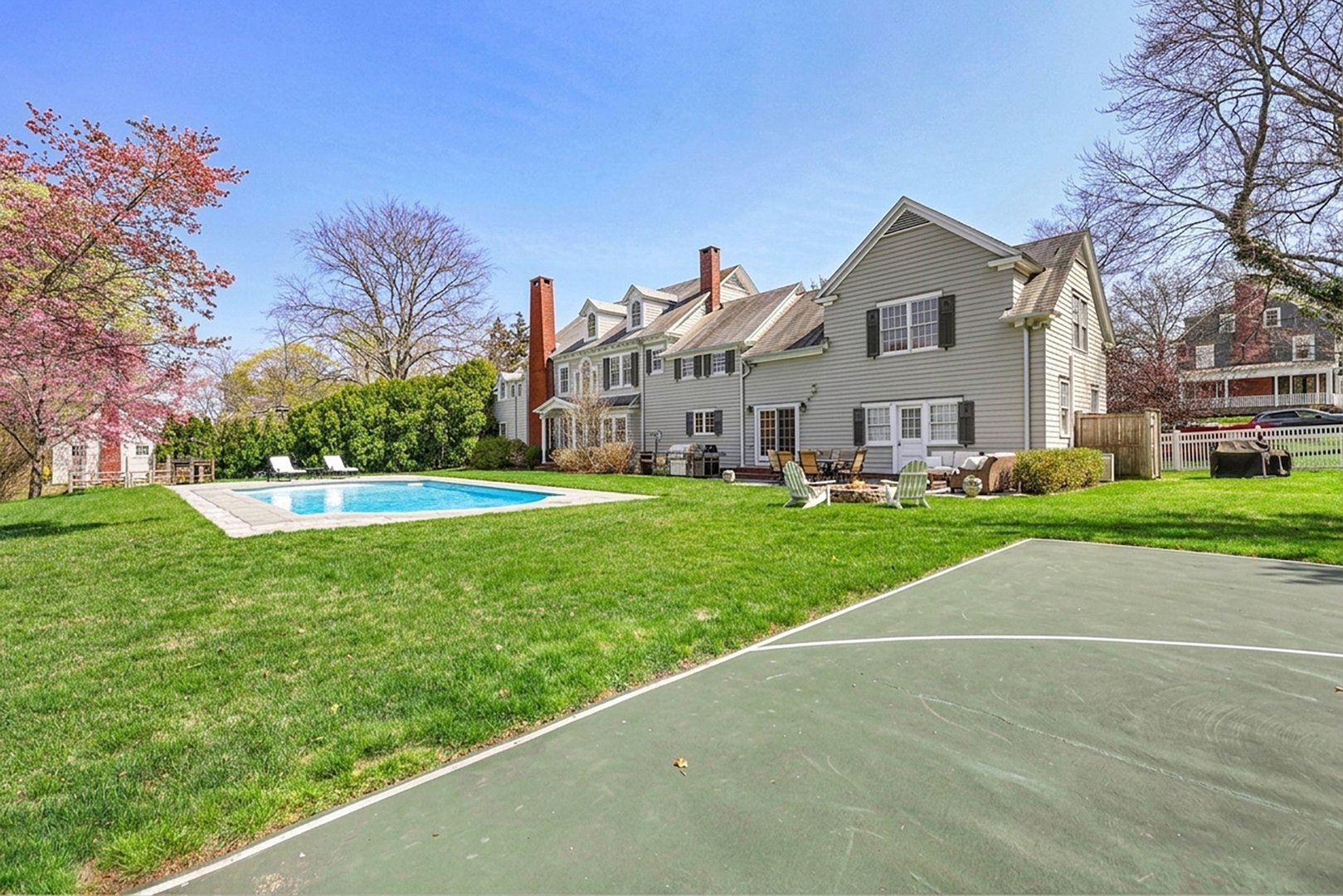 16 Lookout Drive North Photo 5