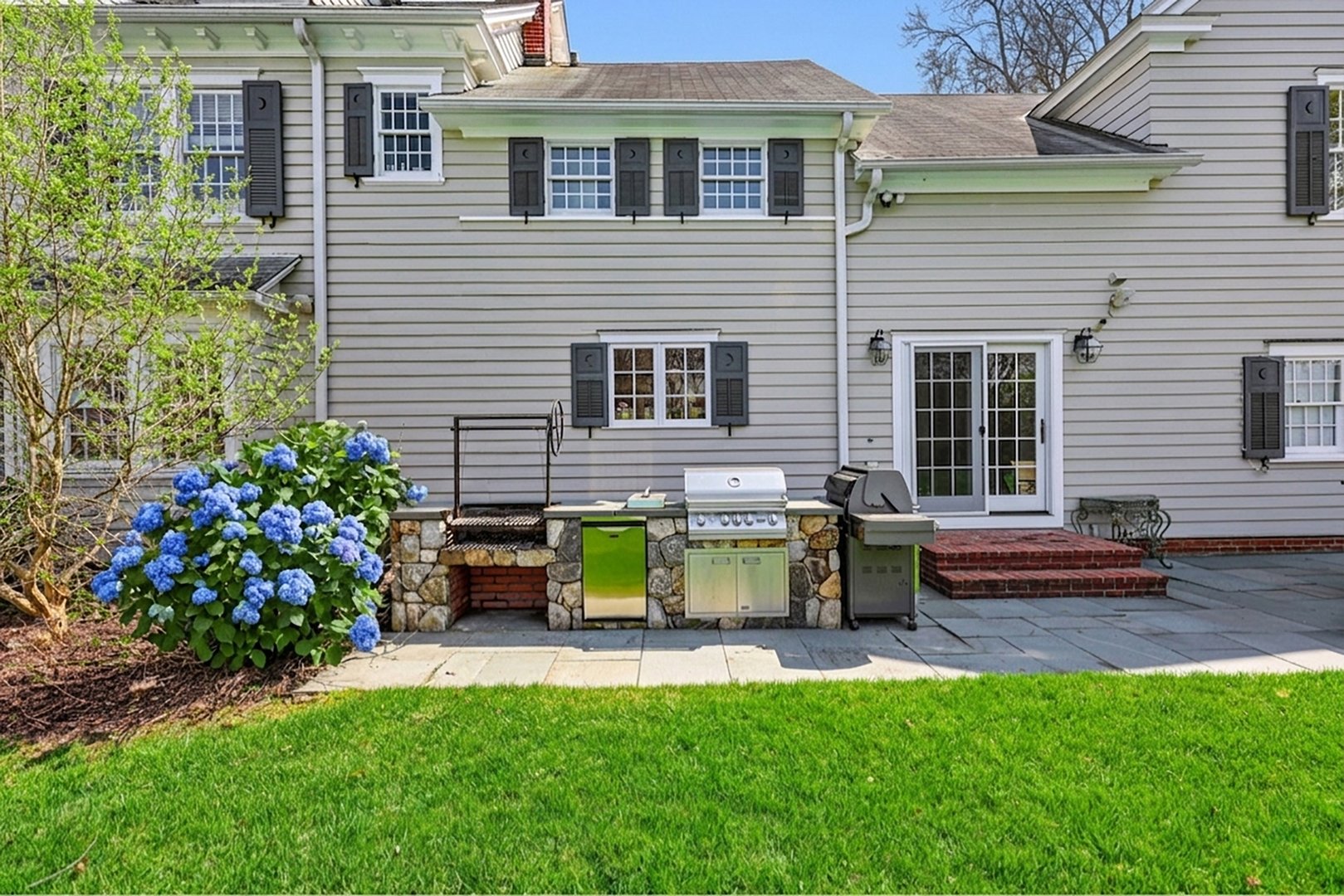 16 Lookout Drive North Photo 10