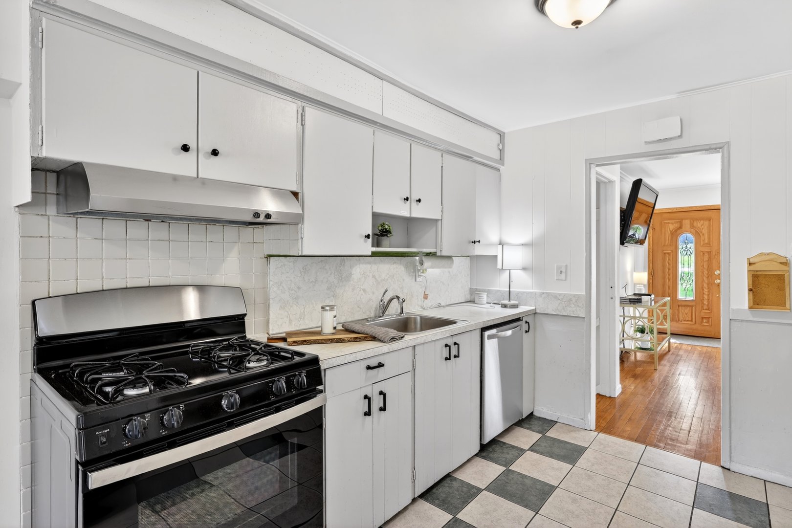 606 Washington Avenue Photo 12