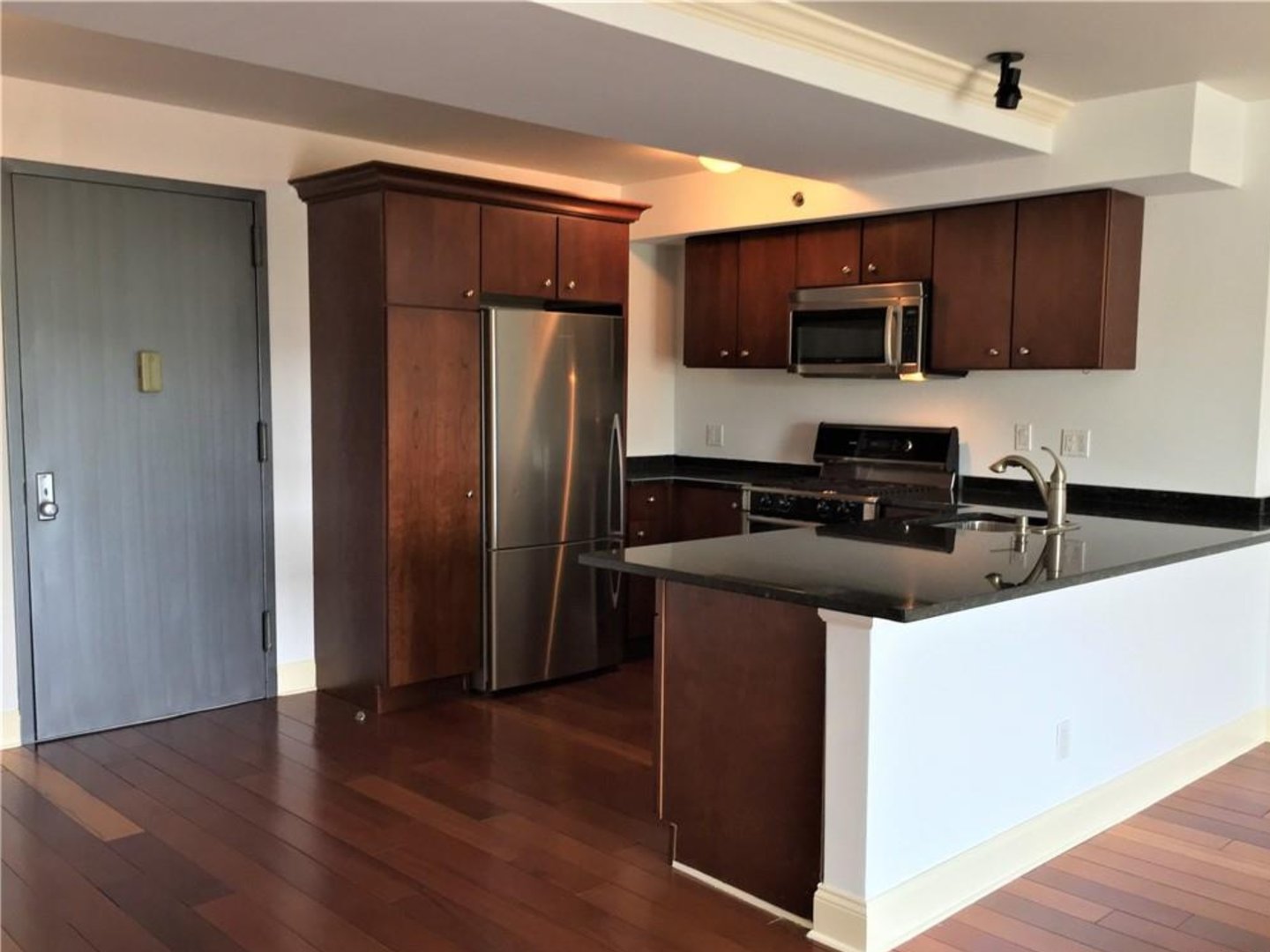 1 S Astor Street  #302 Photo 5