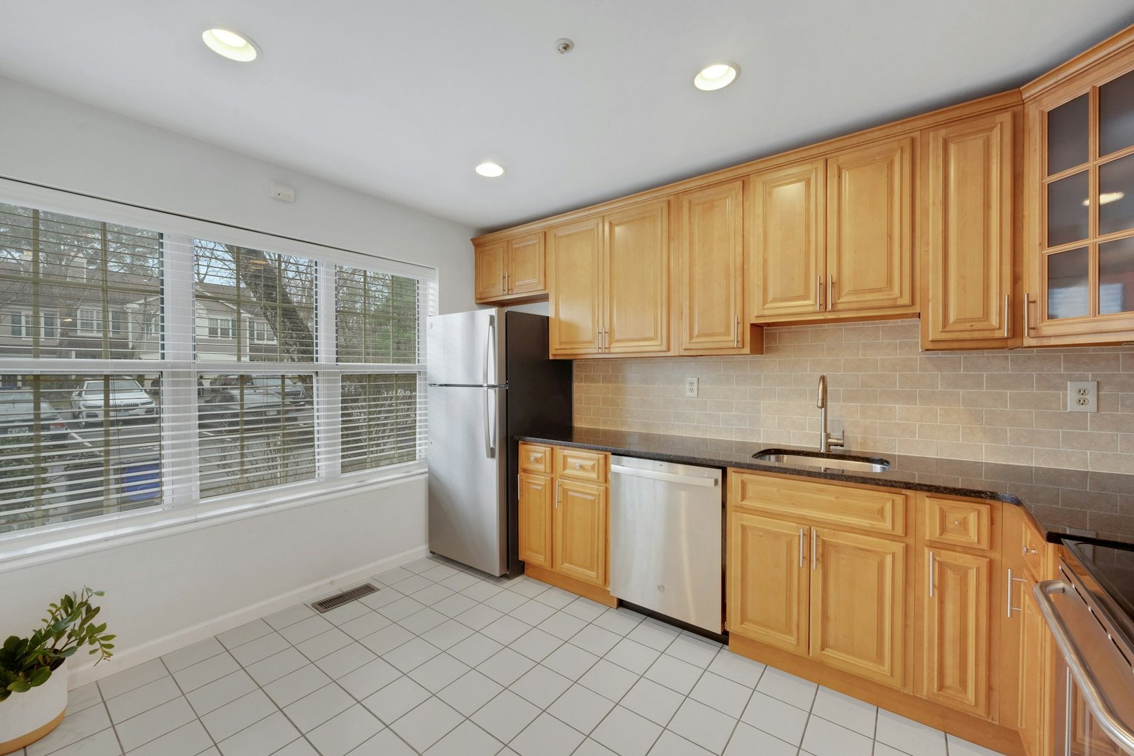 1403 Pondcrest Lane Photo 9