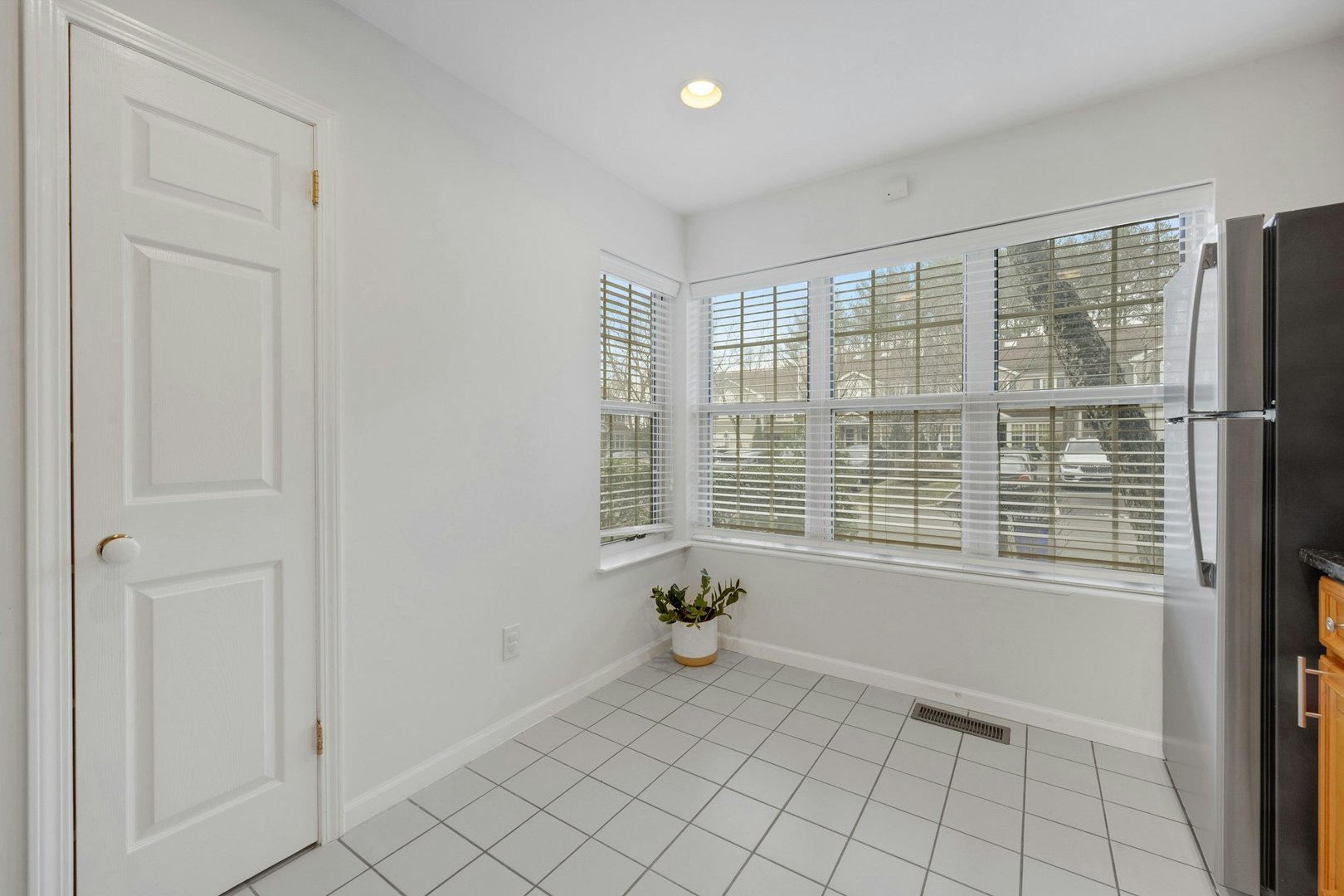 1403 Pondcrest Lane Photo 10