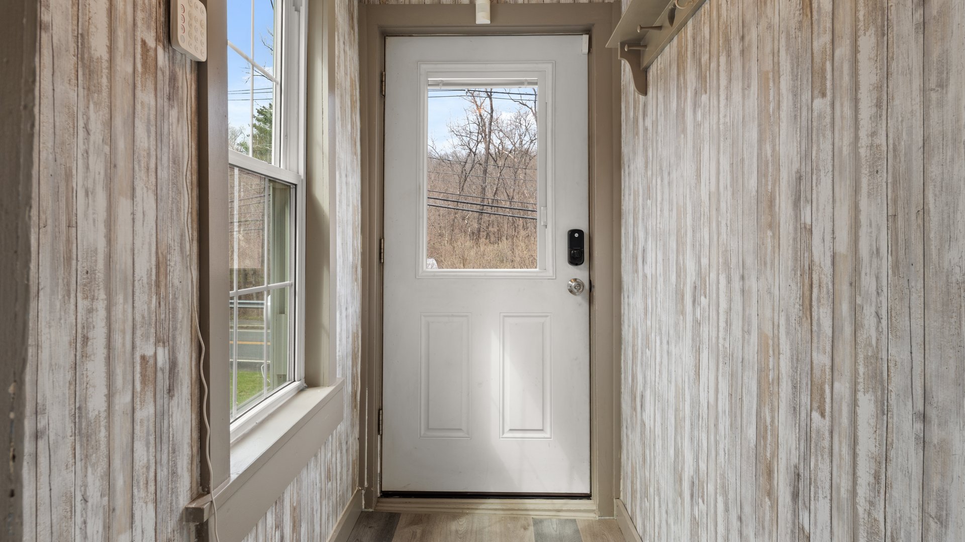 3186 Main St Photo 3