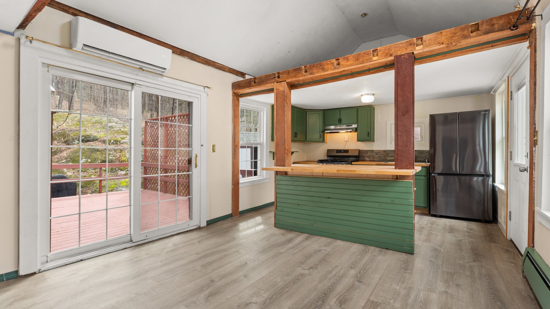 3186 Main St Photo 6