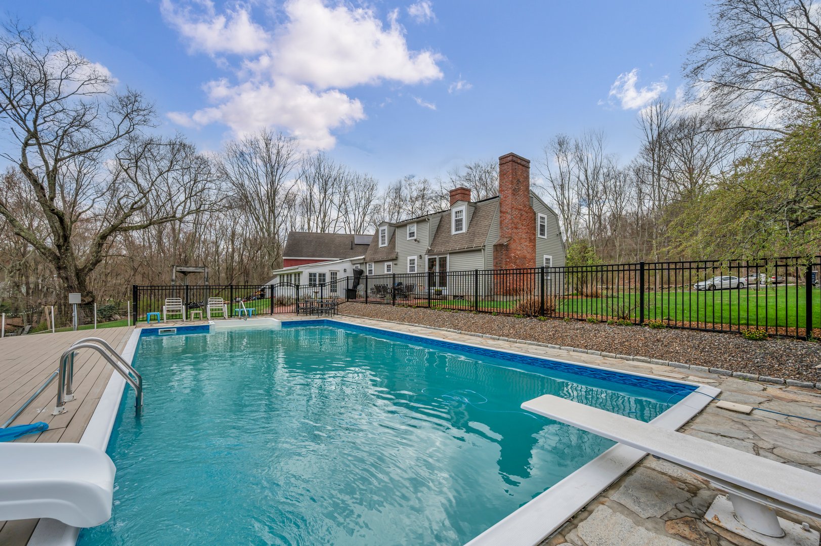 49 Upper Road Photo 10