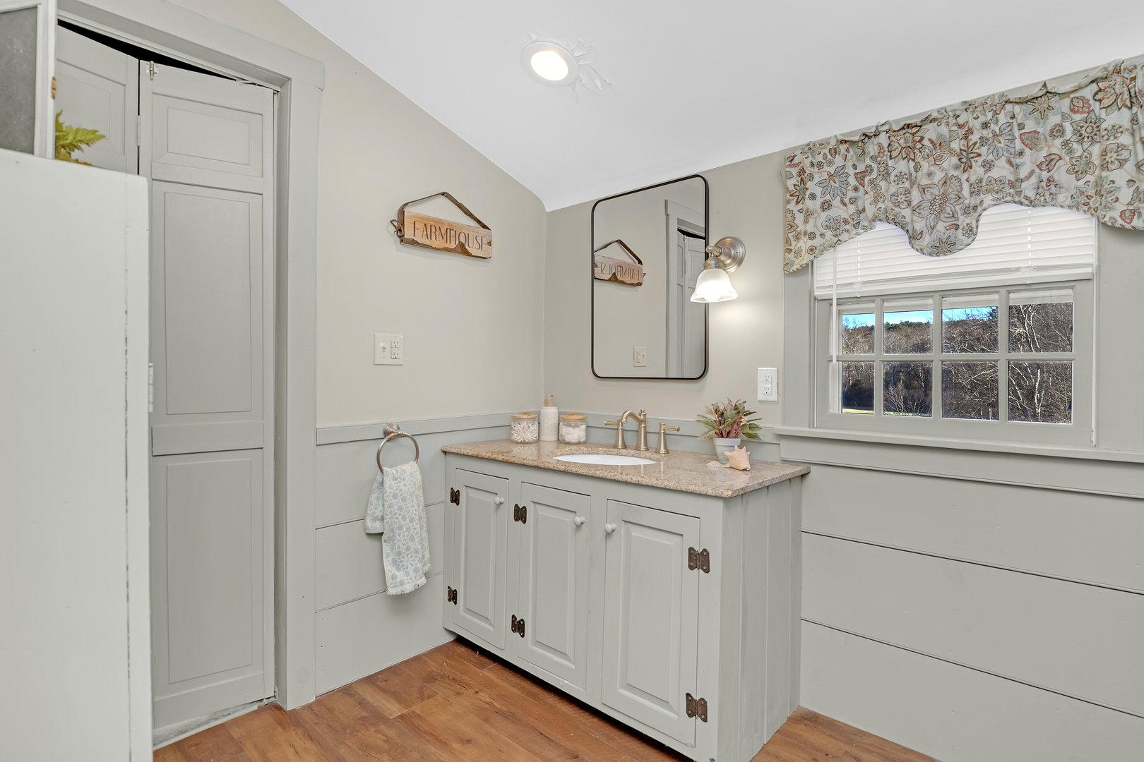 49 Upper Road Photo 16