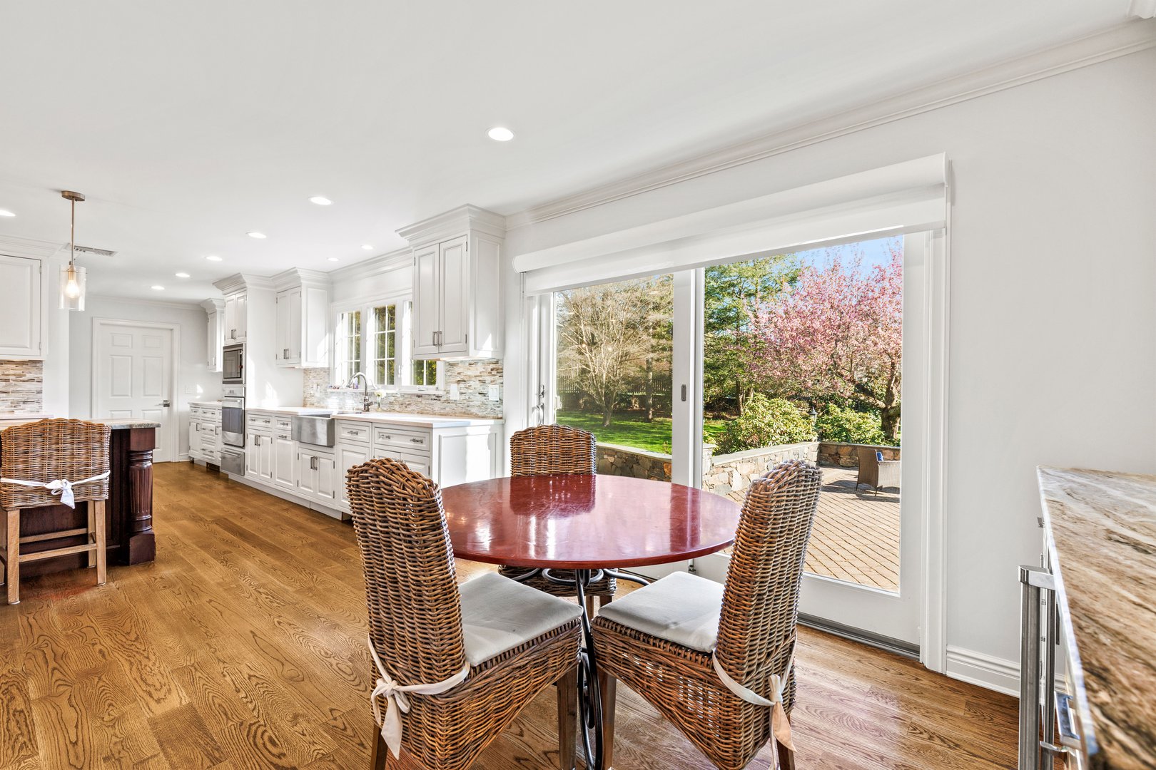 1 Redbrooke Place Photo 16