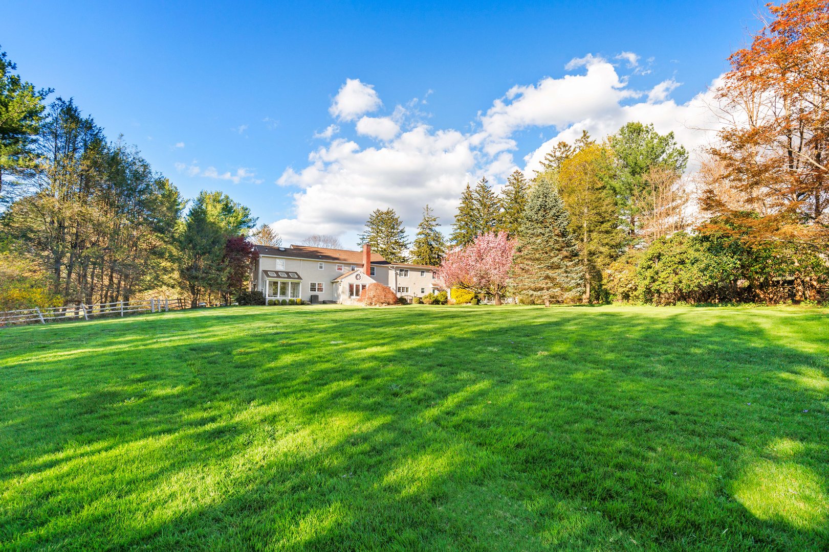1 Redbrooke Place Photo 35