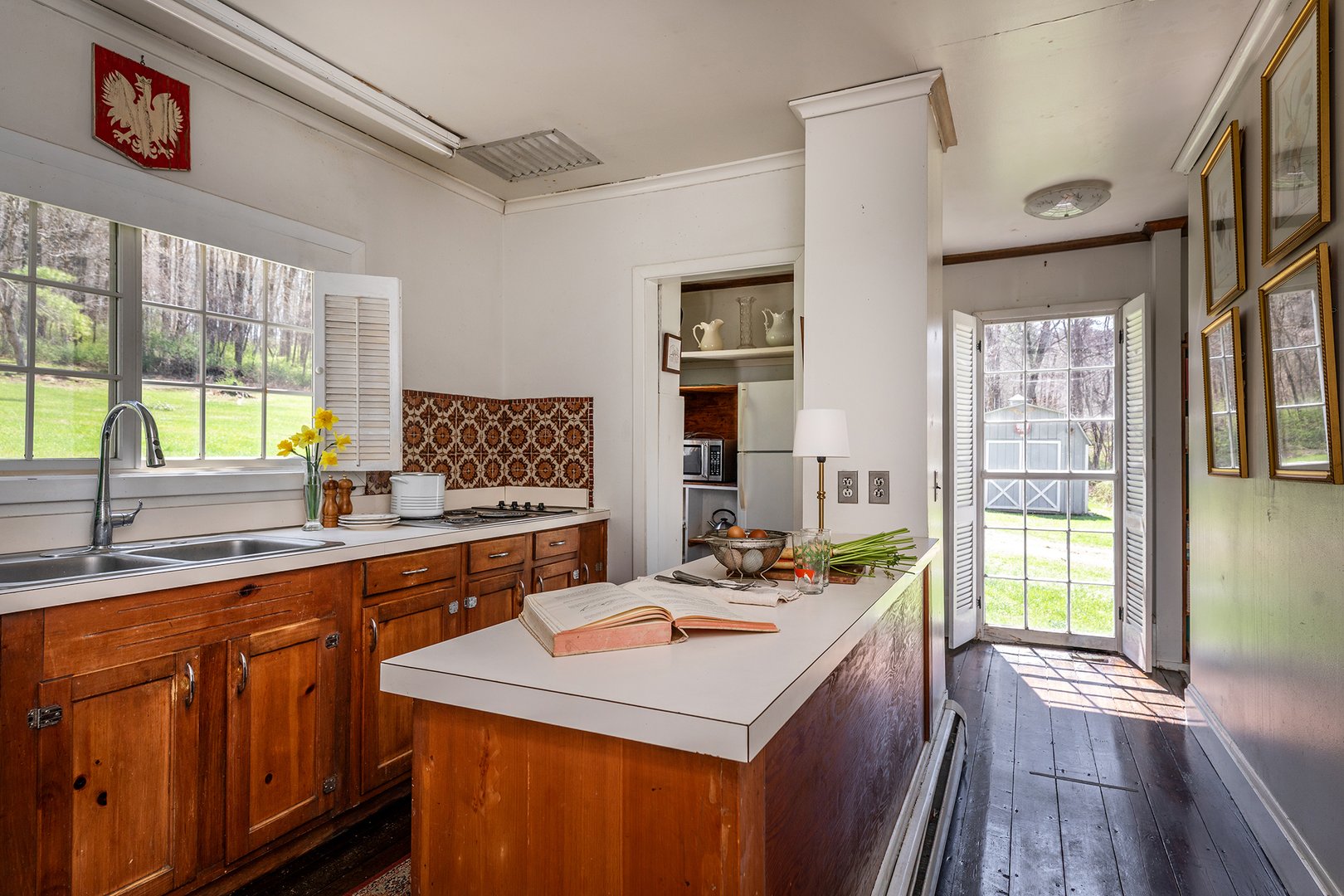 242 River Road Photo 7
