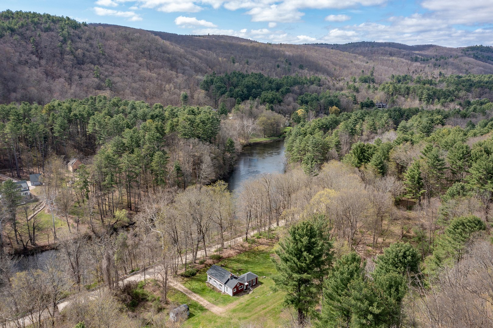 242 River Road Photo 19