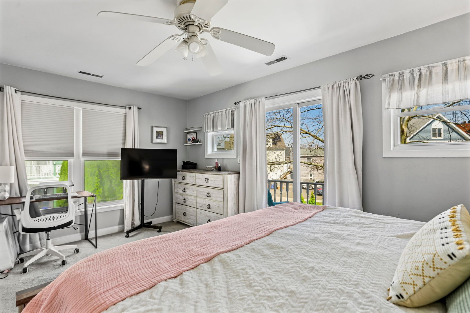 4 Seabreeze Avenue  #B Photo 22