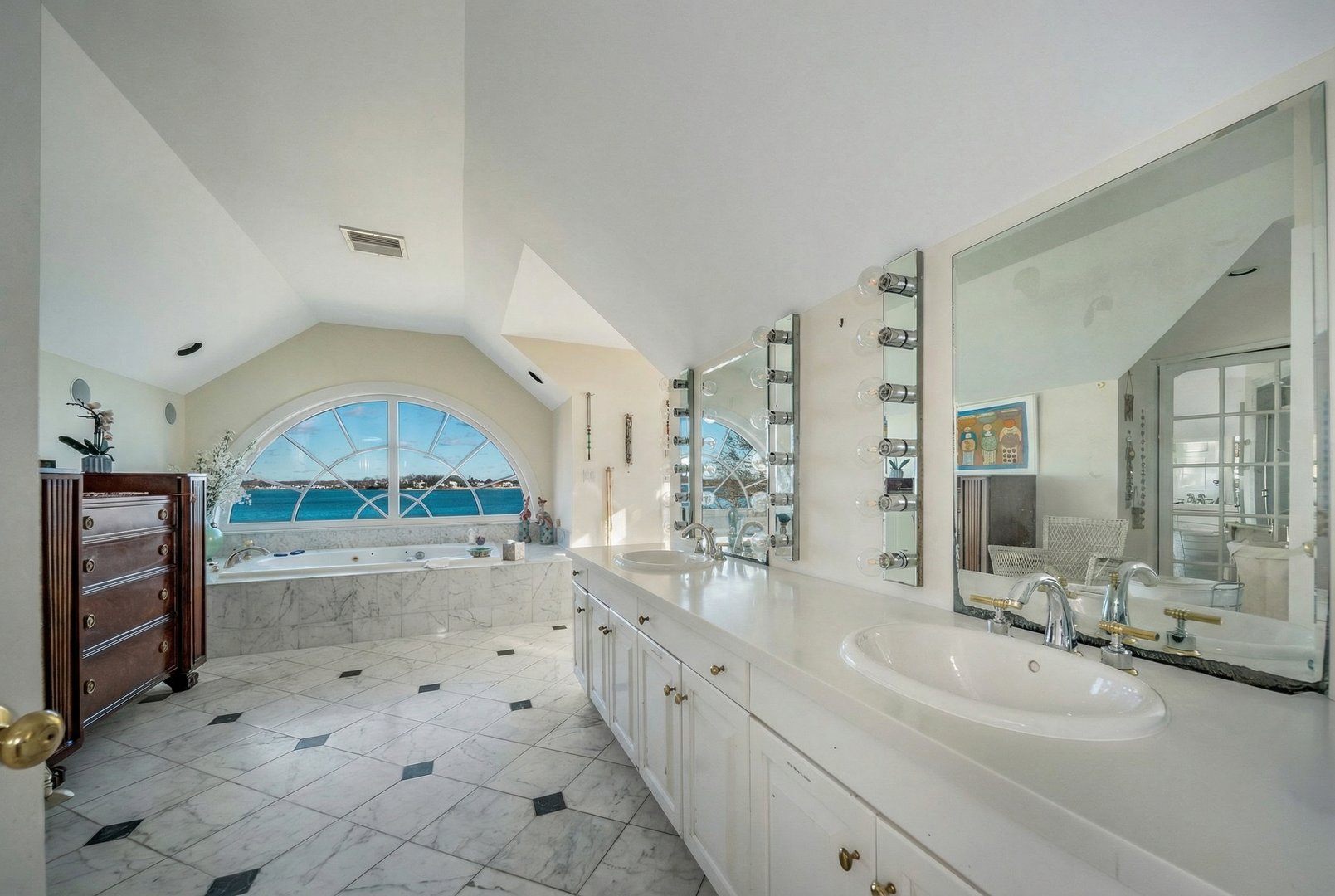 84 Johnsons Point Road Photo 32