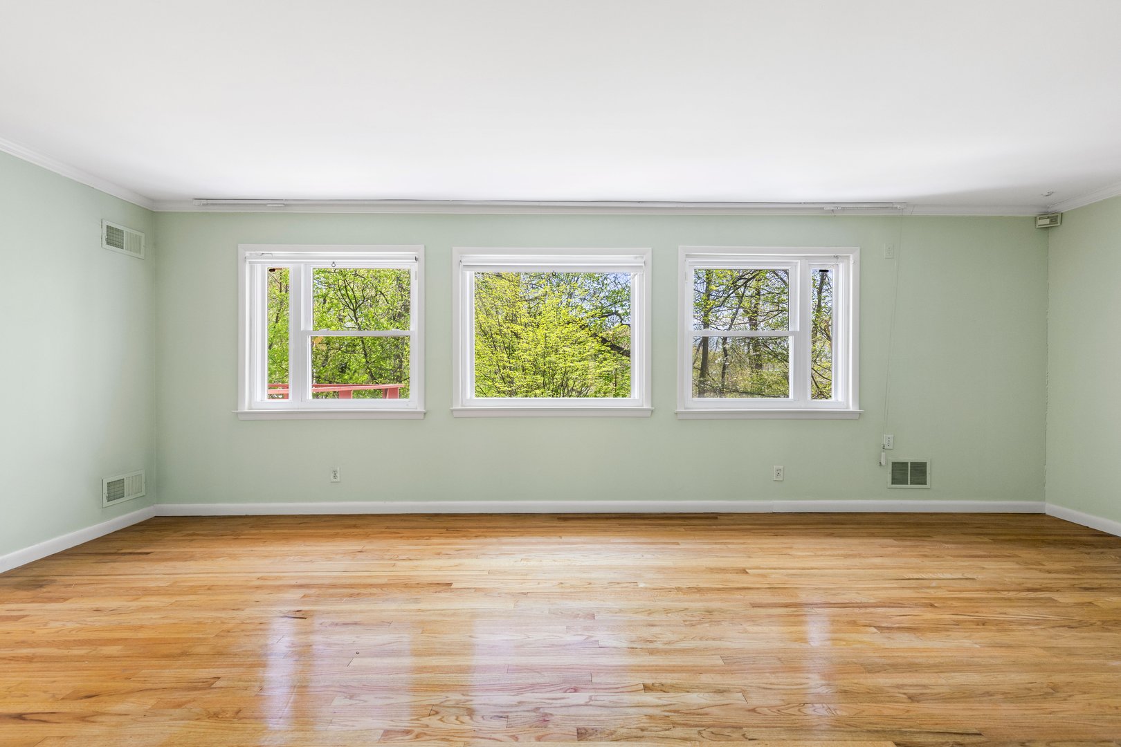 30 Claudet Way Photo 6