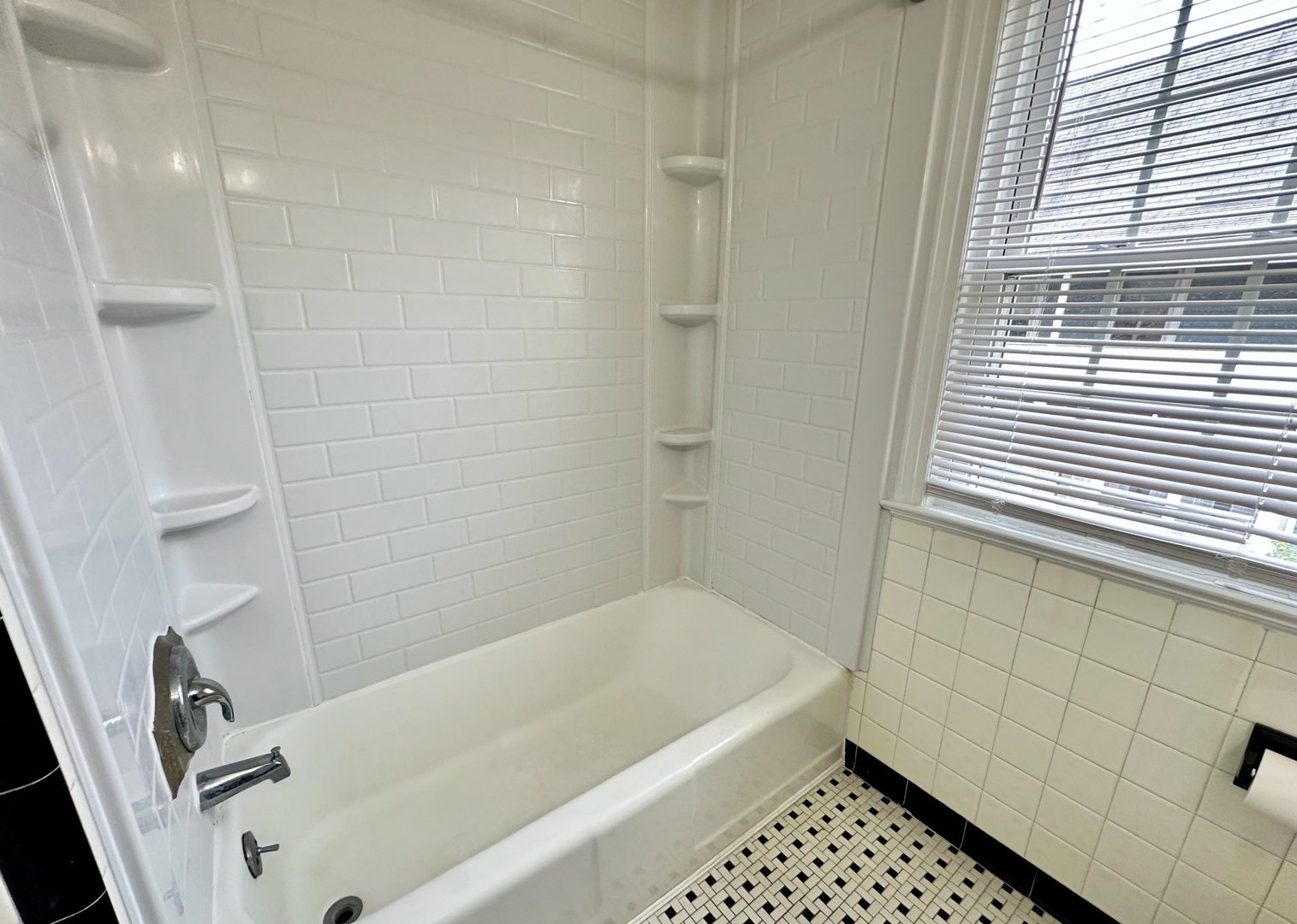 1160 Whitney Avenue  #E Photo 10