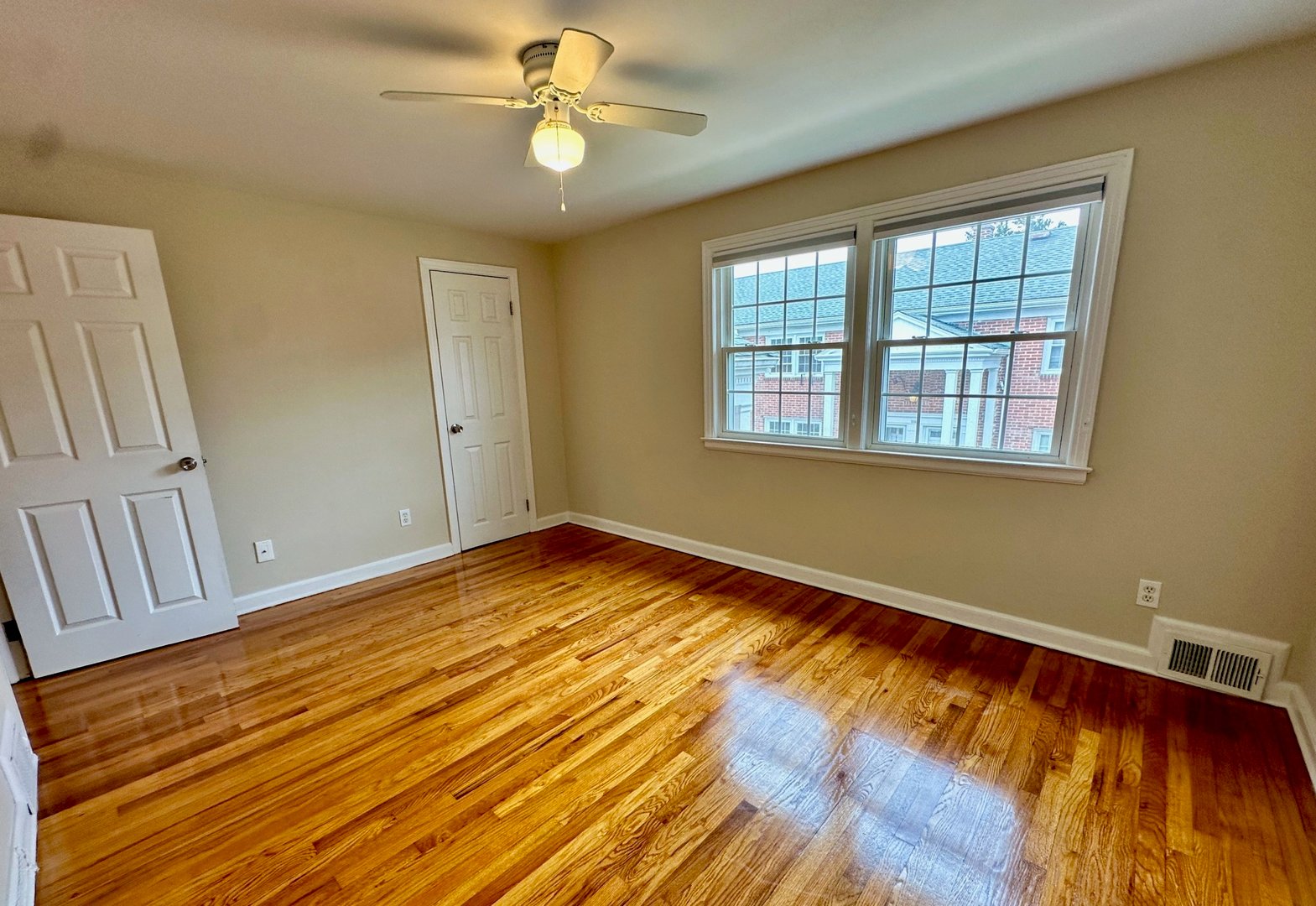 1160 Whitney Avenue  #E Photo 11