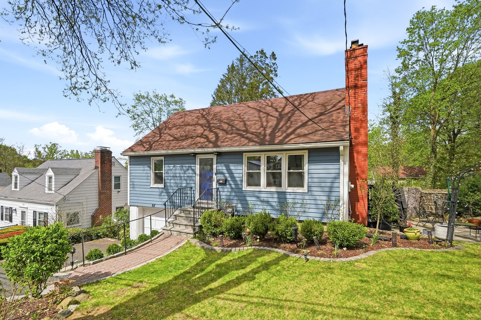 87 Lakeview Avenue Photo 1
