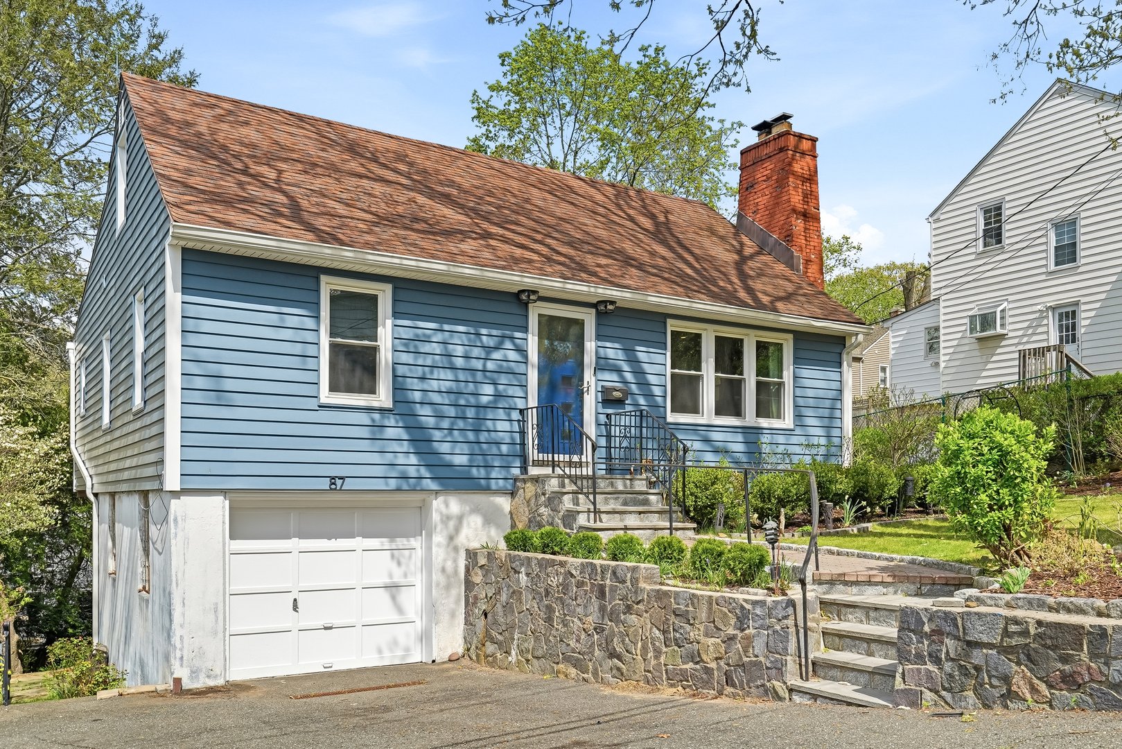 87 Lakeview Avenue Photo 3
