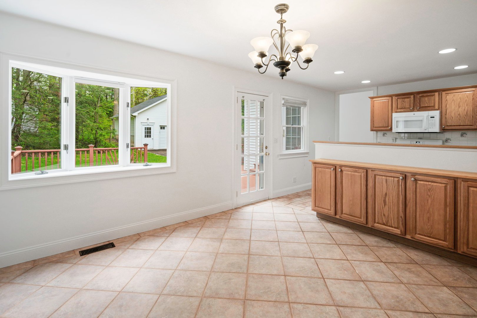 33 Circle Drive Photo 10