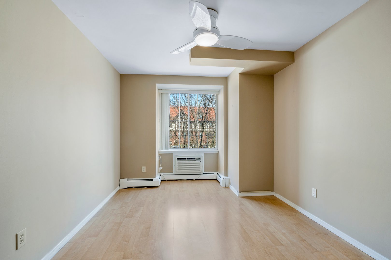55 N Broadway  #3-14 Photo 32