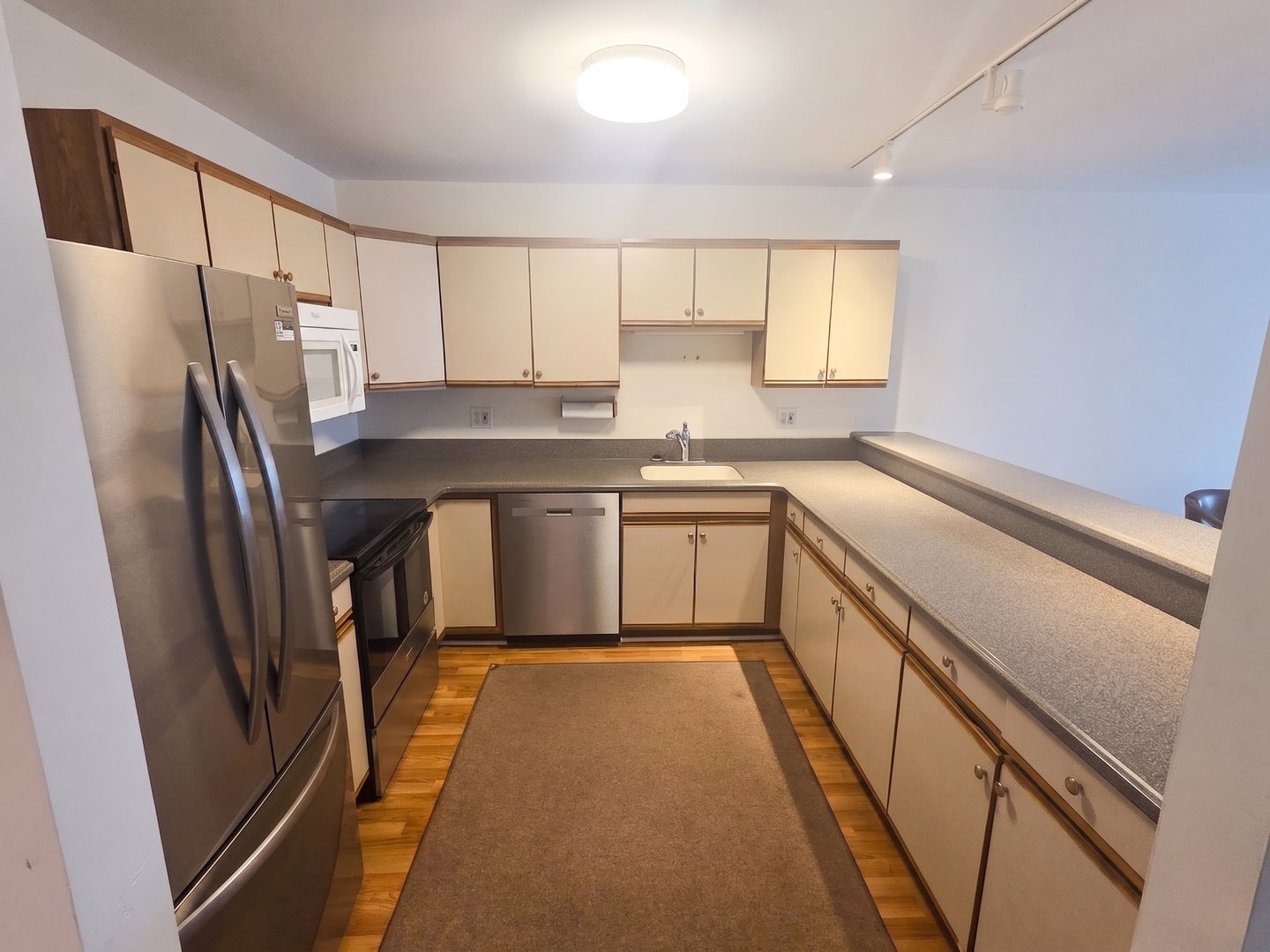 136 Deer Hill Avenue  #308 Photo 2