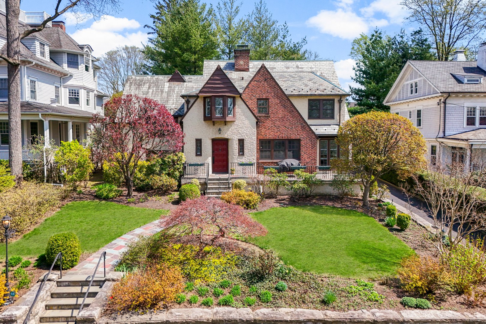 210 Cliff Avenue Photo 2