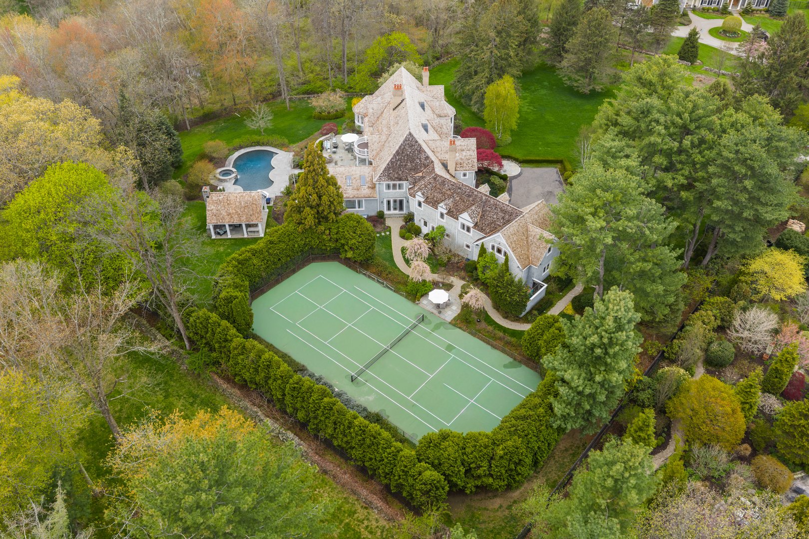 7 Spruce Meadow Court Photo 3