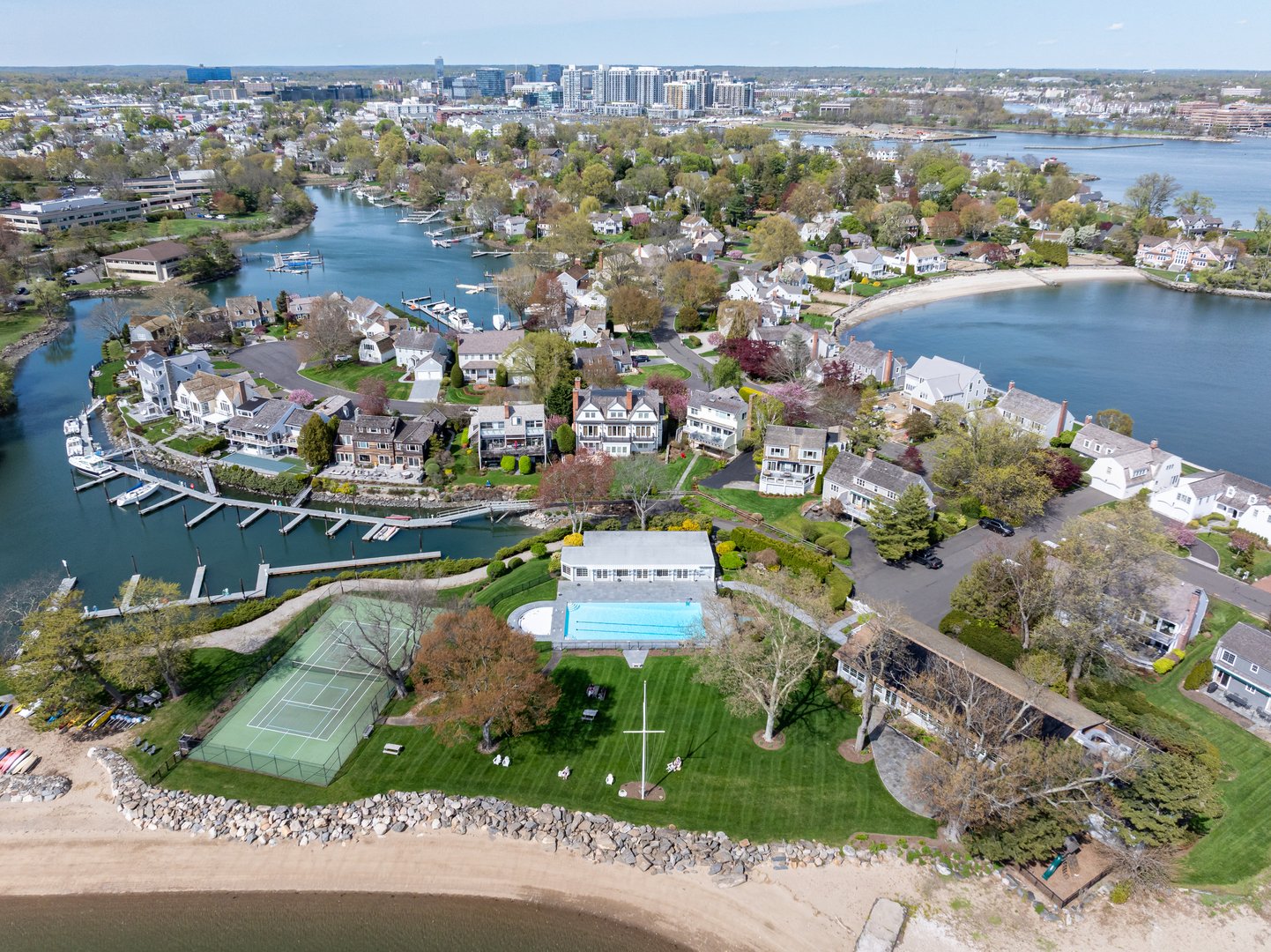 187 Dolphin Cove Quay Photo 33