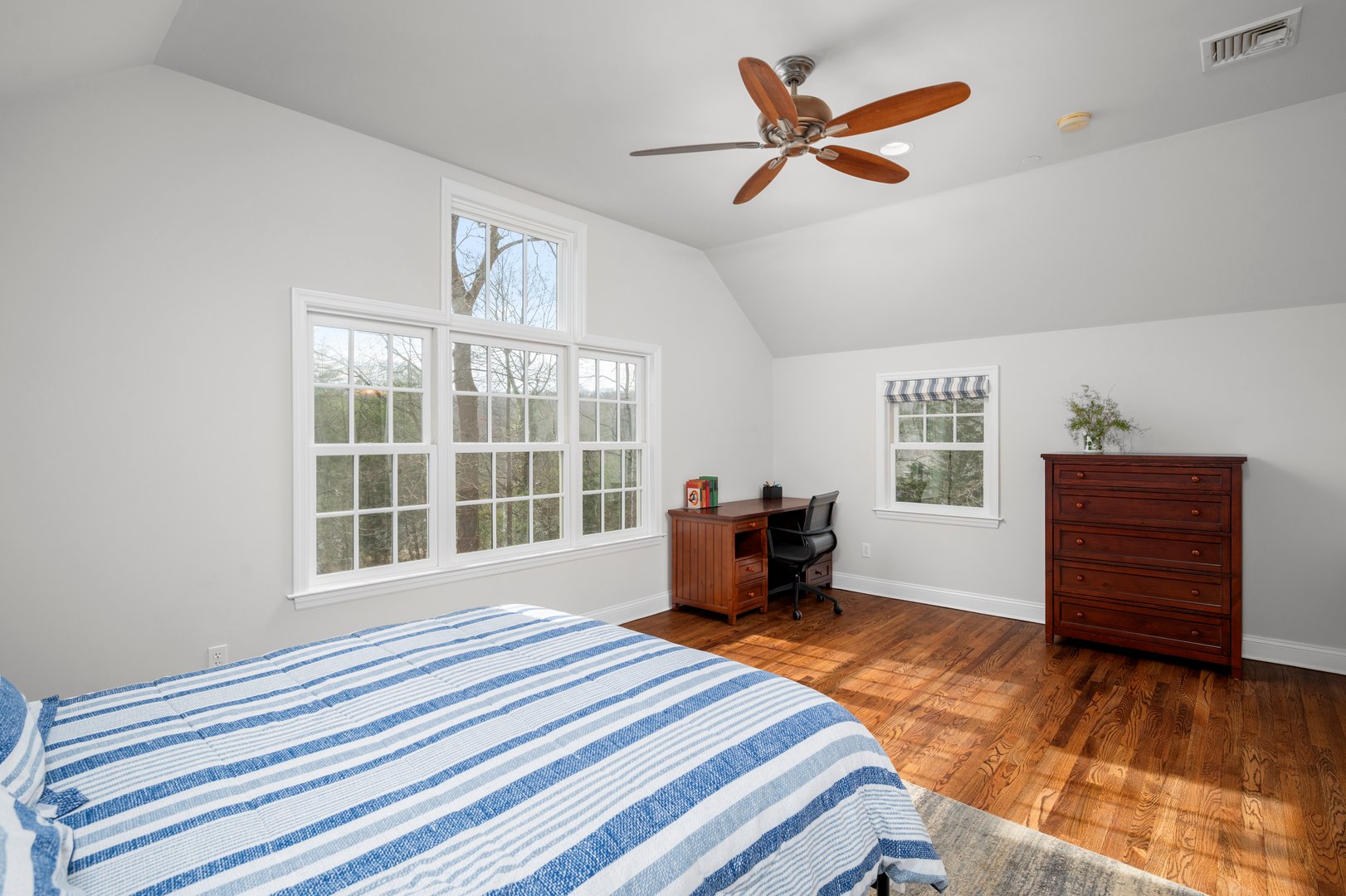 14 Crossways Photo 29