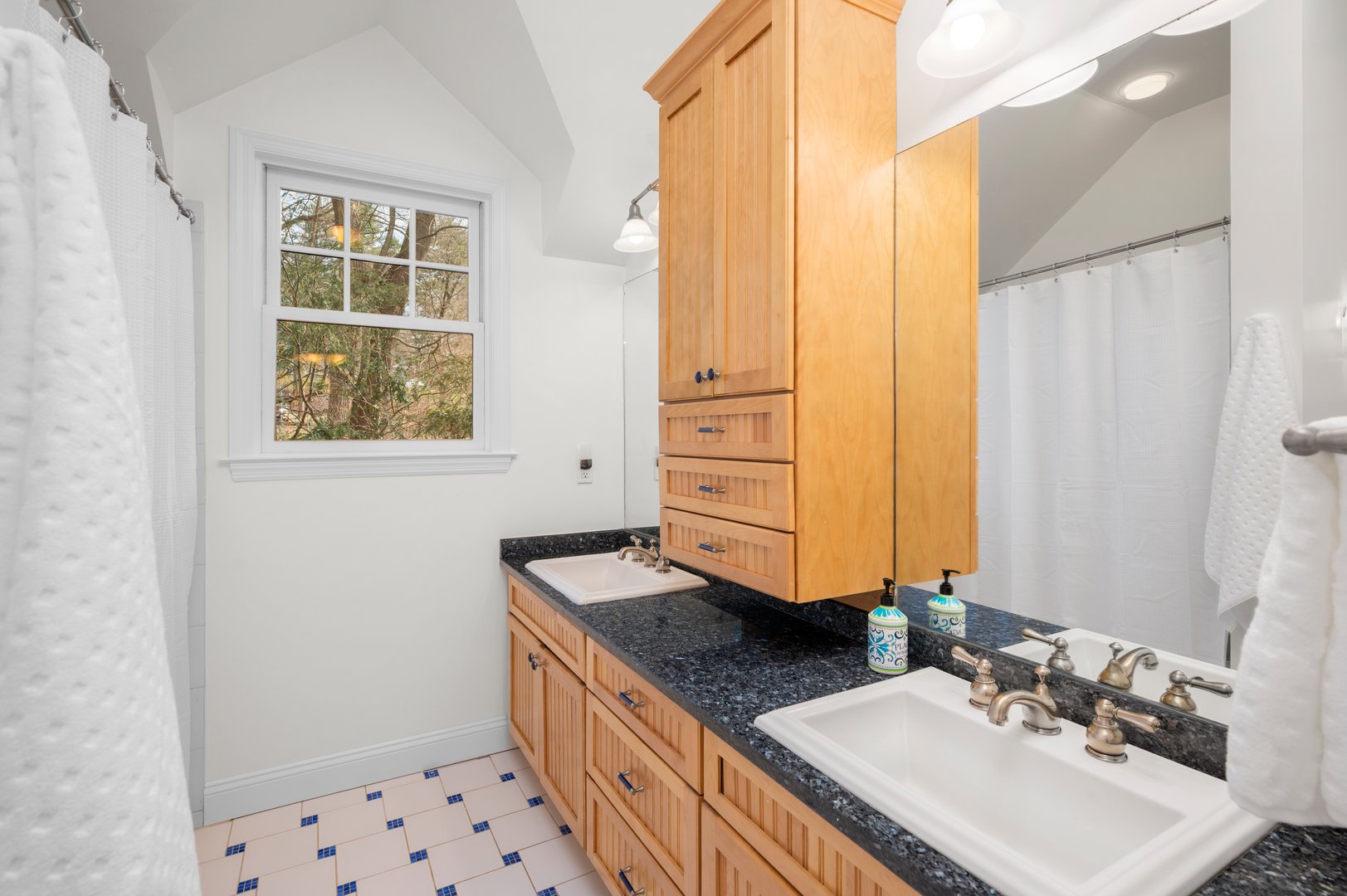 14 Crossways Photo 30