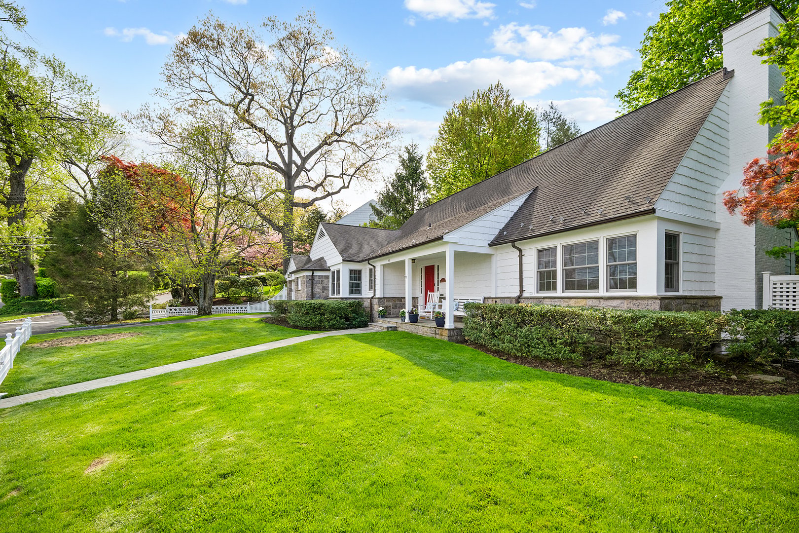52 Midland Avenue Photo 3