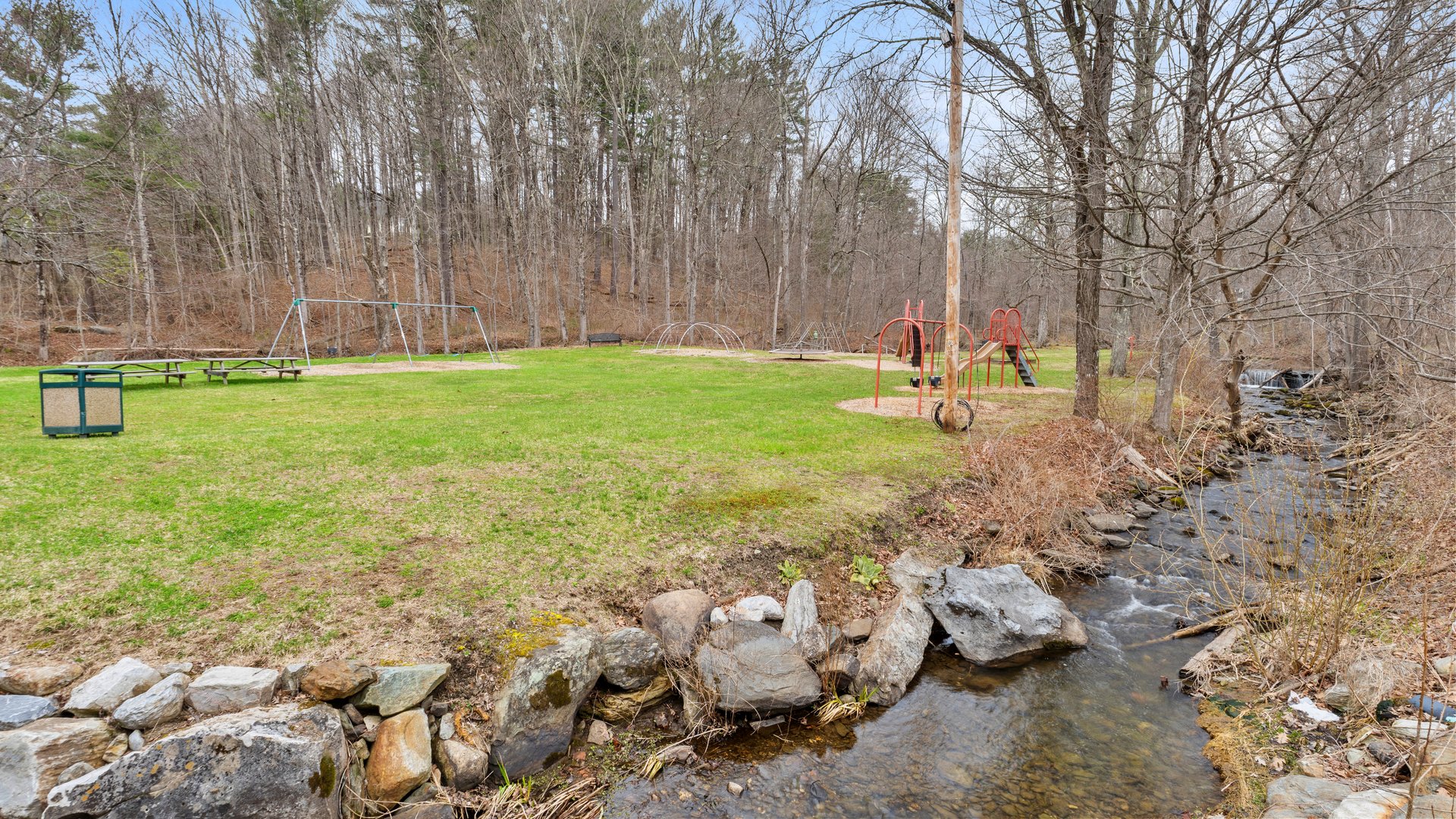 9 Interlaken Rd Photo 24